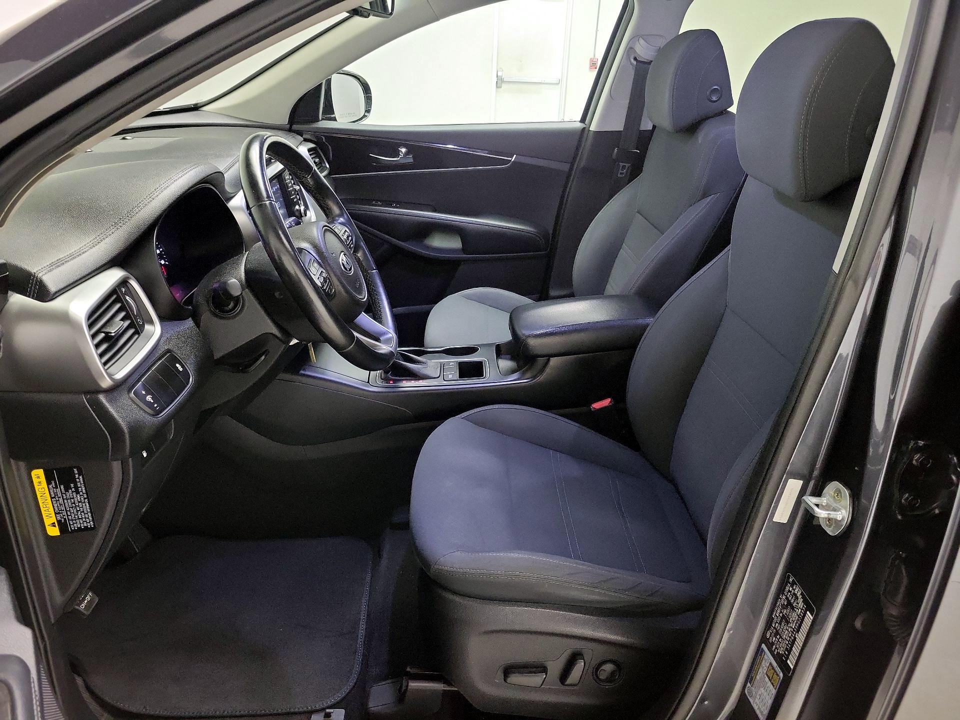 Thumbnail: 2017 Kia Sorento - 11