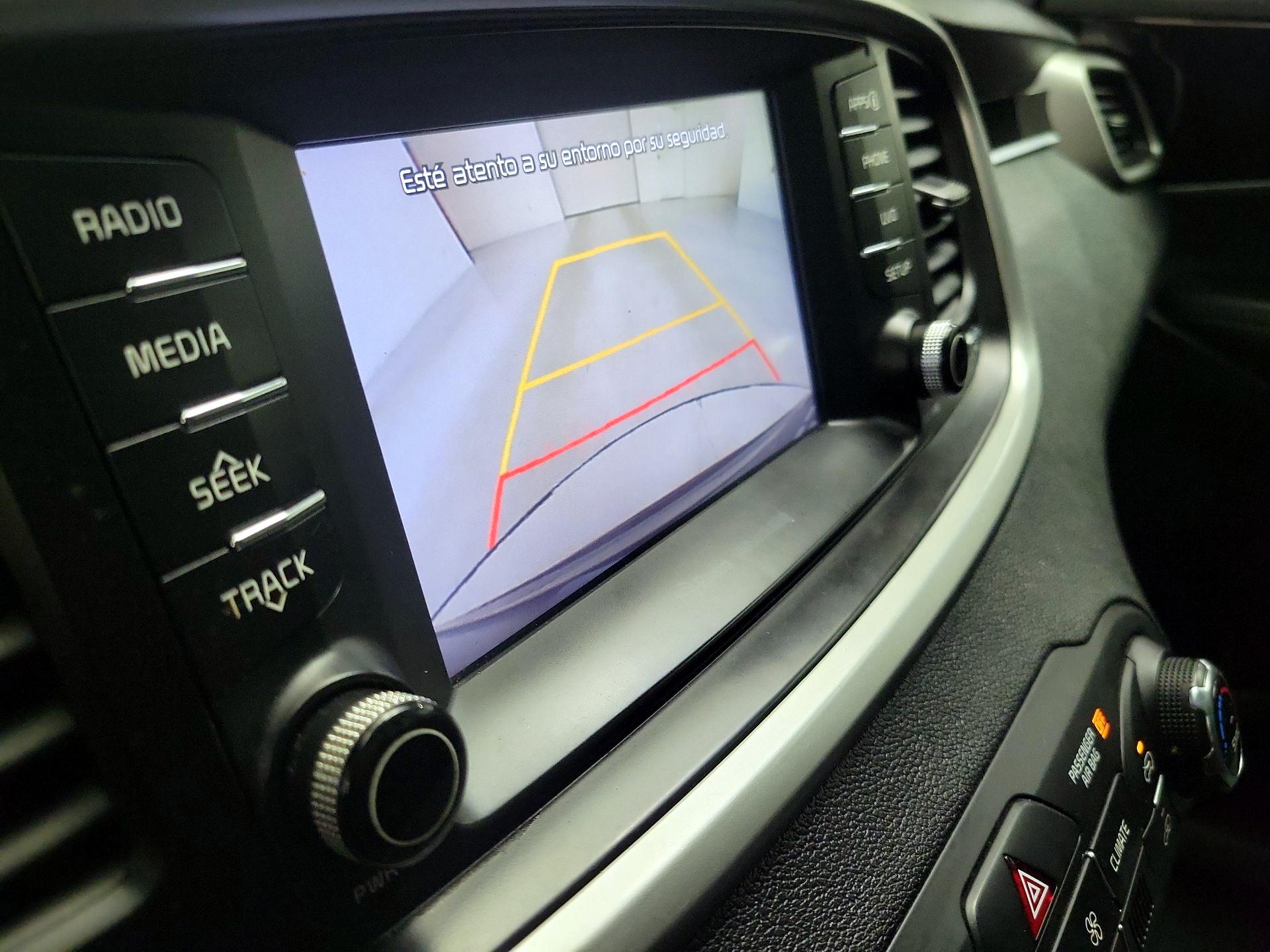 Thumbnail: 2017 Kia Sorento - 14