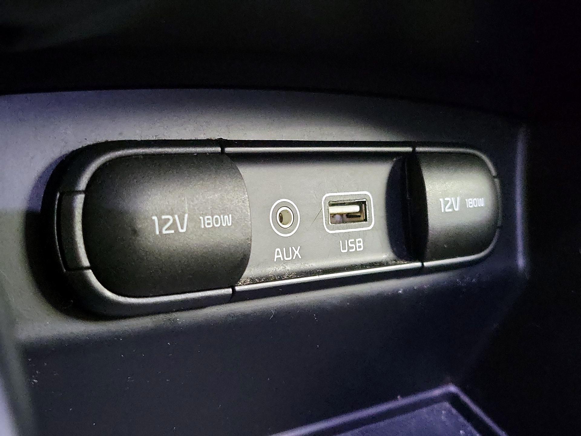 Thumbnail: 2017 Kia Sorento - 18