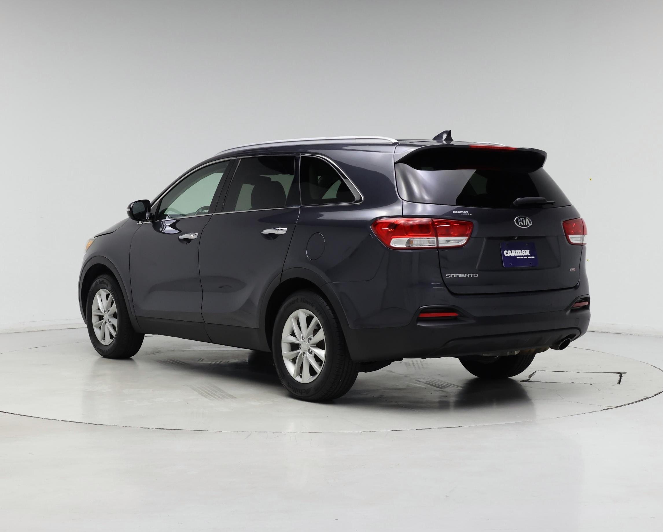 Thumbnail: 2017 Kia Sorento - 2