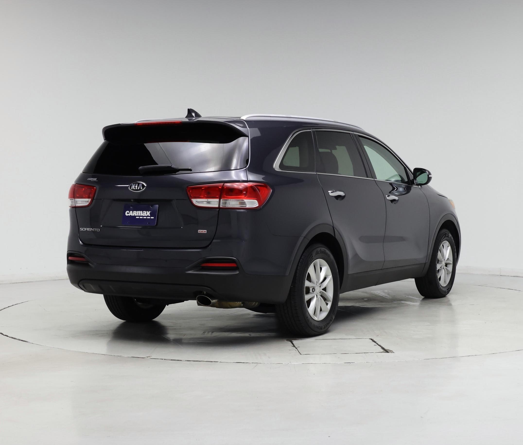 Thumbnail: 2017 Kia Sorento - 8