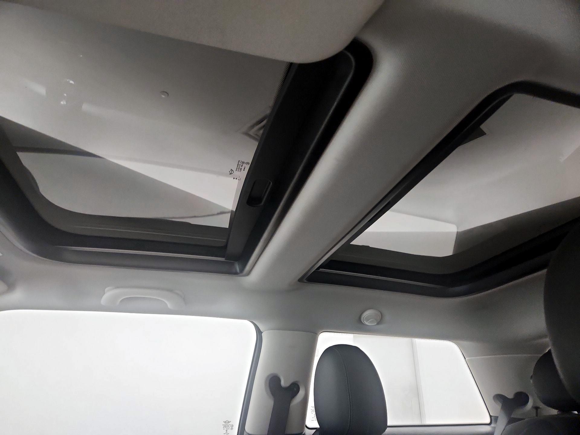 Thumbnail: 2023 MINI Cooper Hardtop - 19