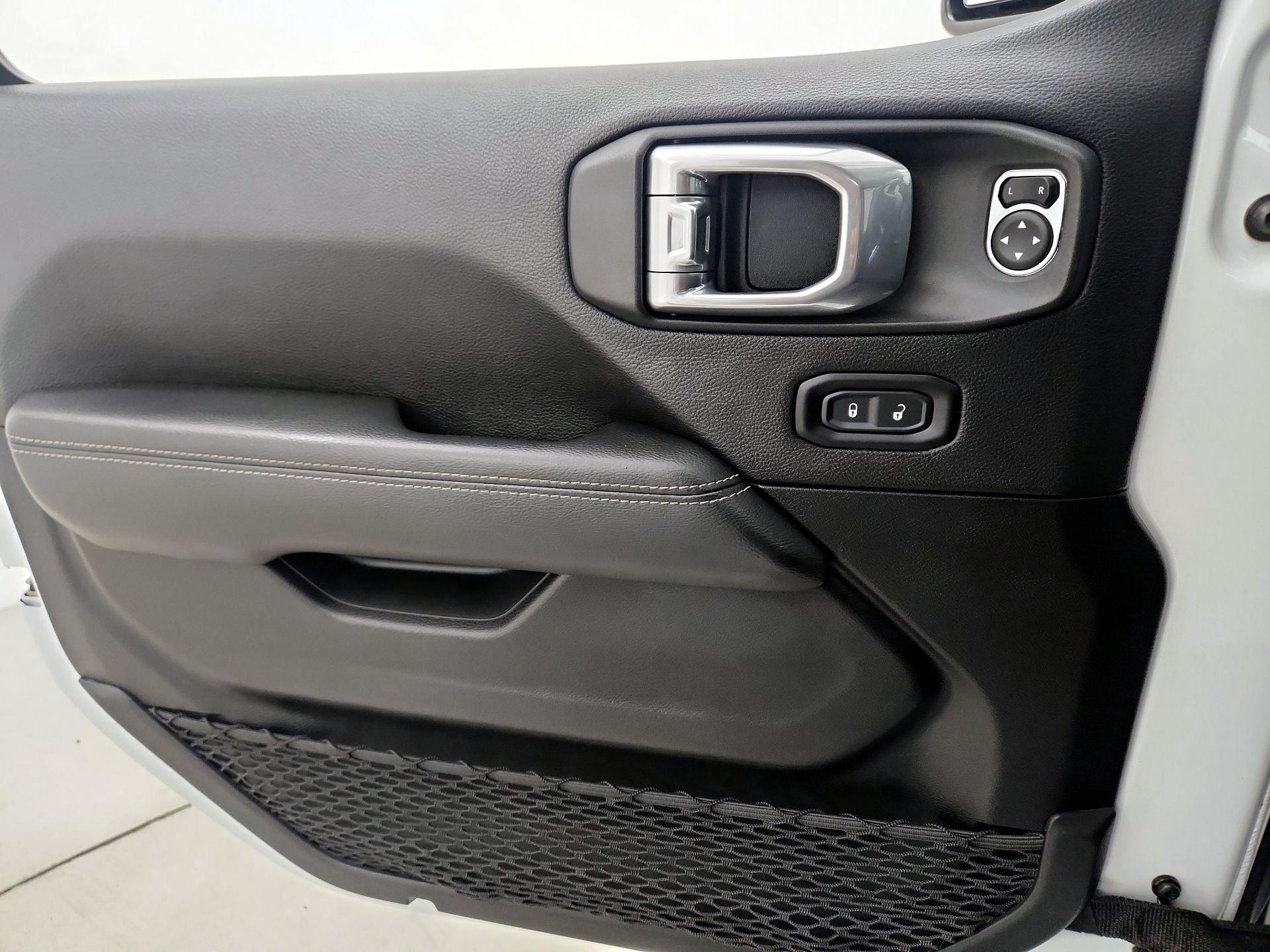 Thumbnail: 2020 Jeep Wrangler - 12