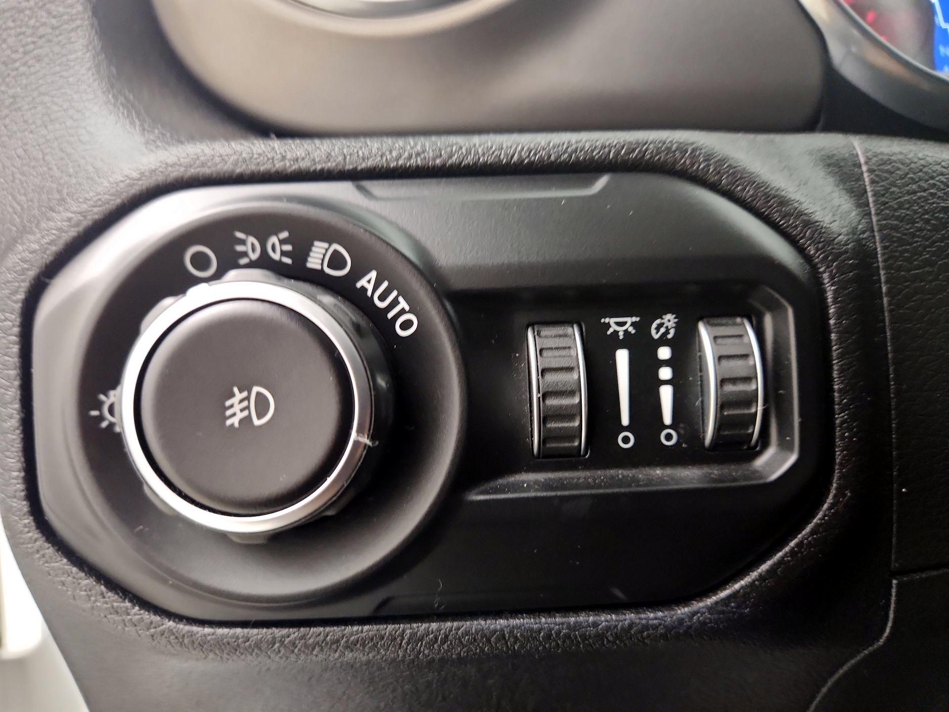 Thumbnail: 2020 Jeep Wrangler - 13