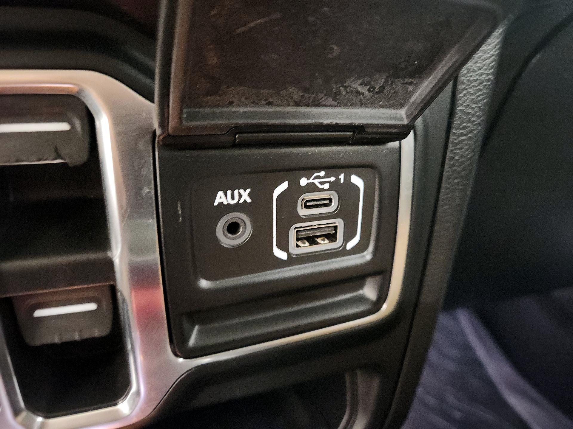 Thumbnail: 2020 Jeep Wrangler - 19