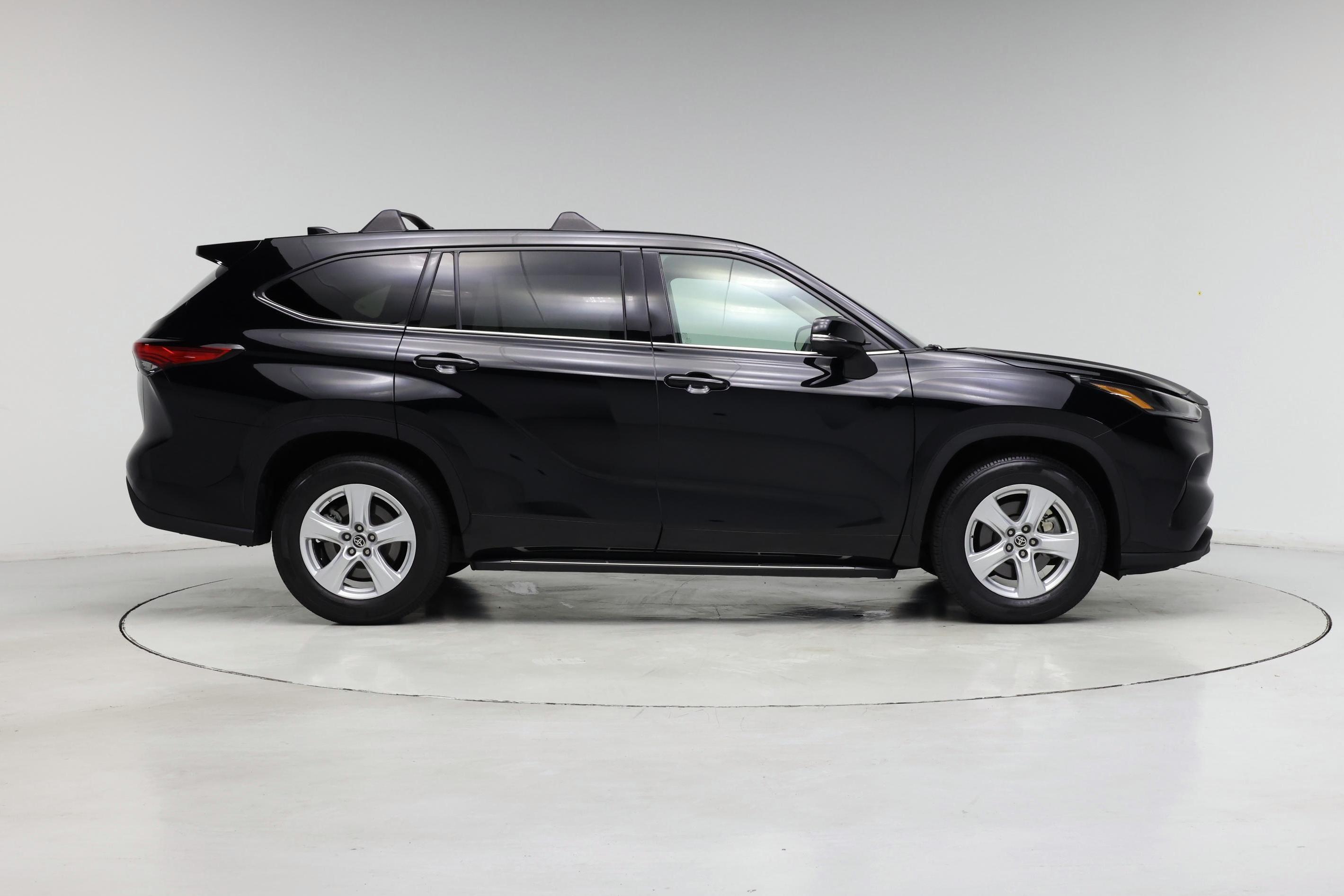 Thumbnail: 2021 Toyota Highlander - 7