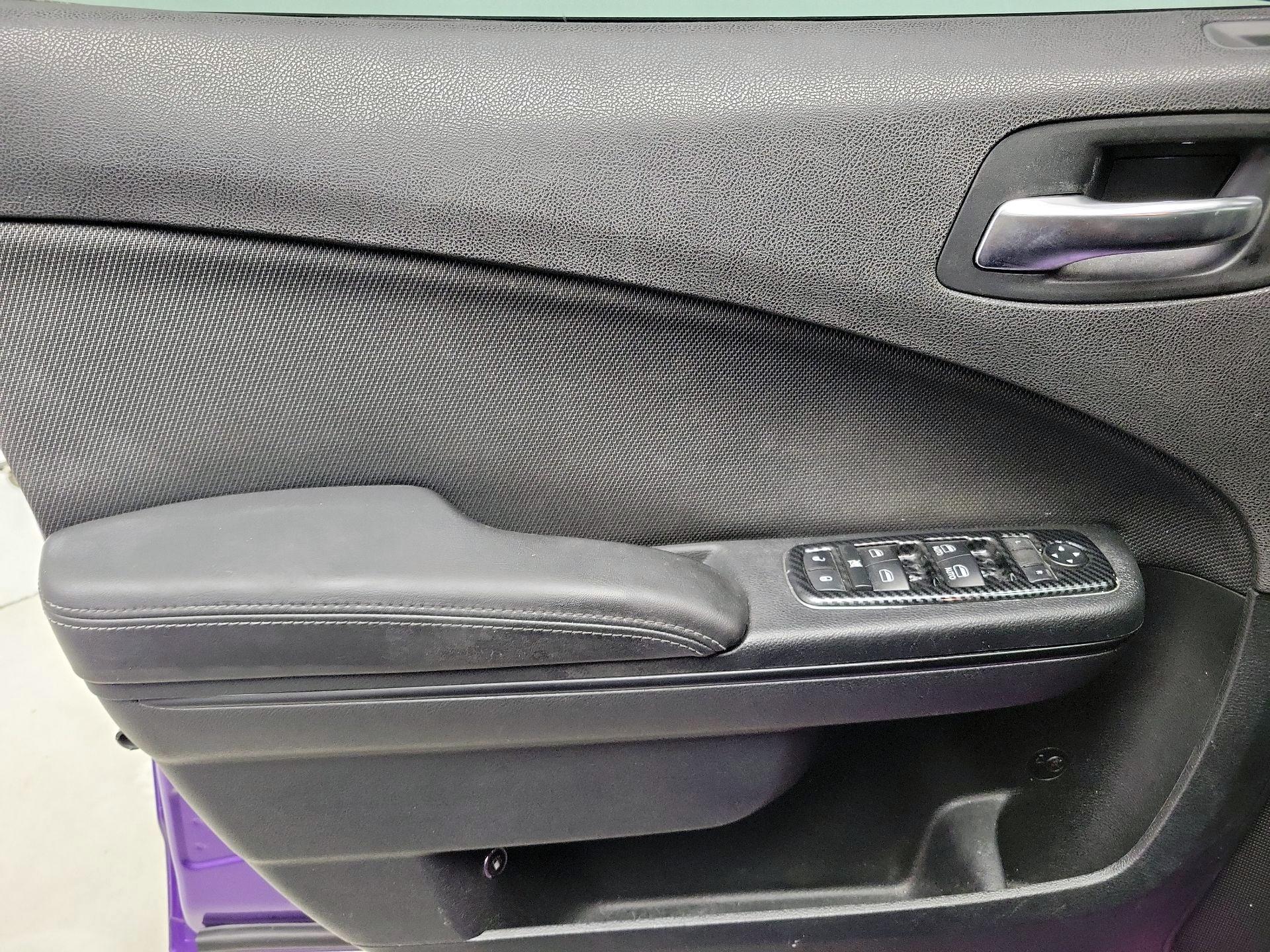 Thumbnail: 2018 Dodge Charger - 12