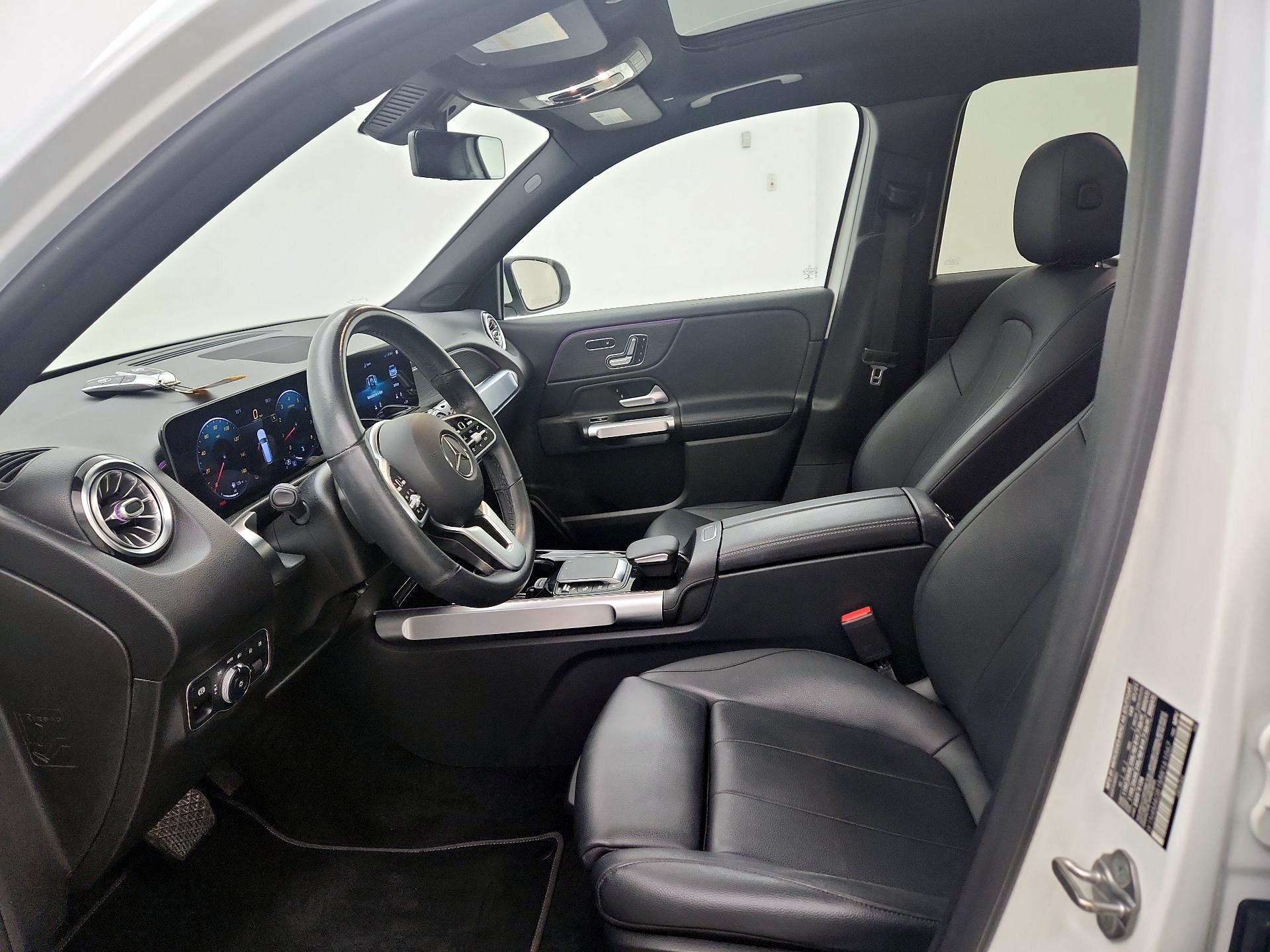 Thumbnail: 2021 Mercedes-Benz GLB - 11