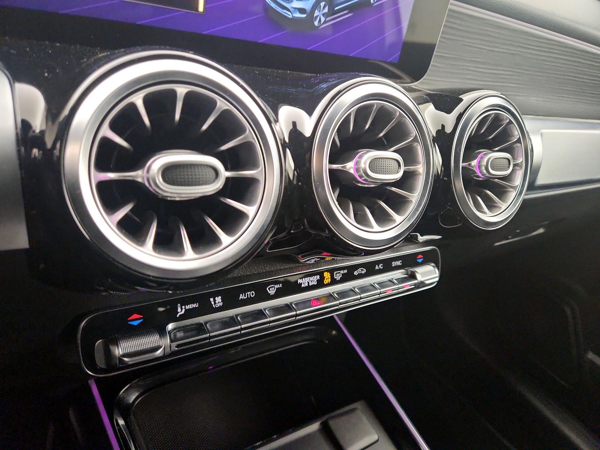 Thumbnail: 2021 Mercedes-Benz GLB - 16