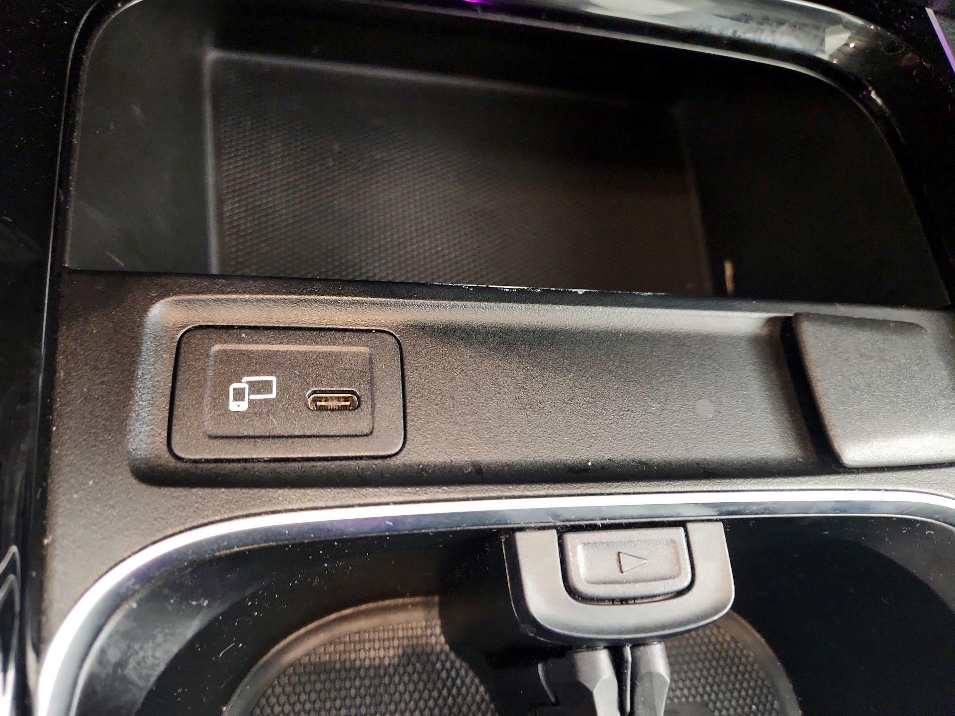 Thumbnail: 2021 Mercedes-Benz GLB - 18