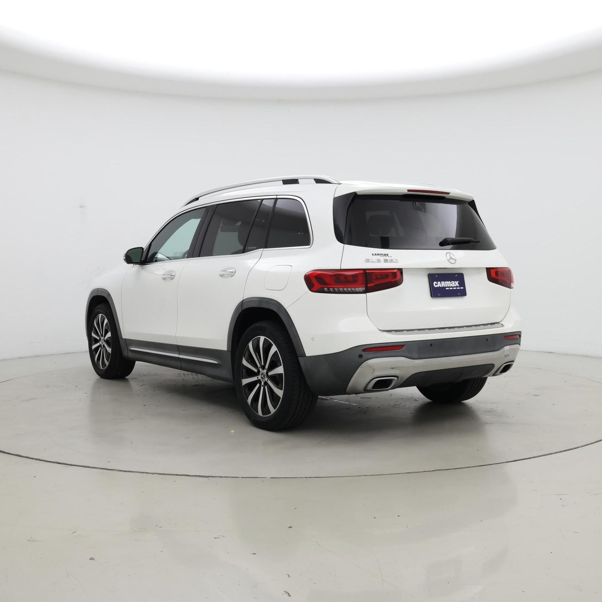 Thumbnail: 2021 Mercedes-Benz GLB - 2