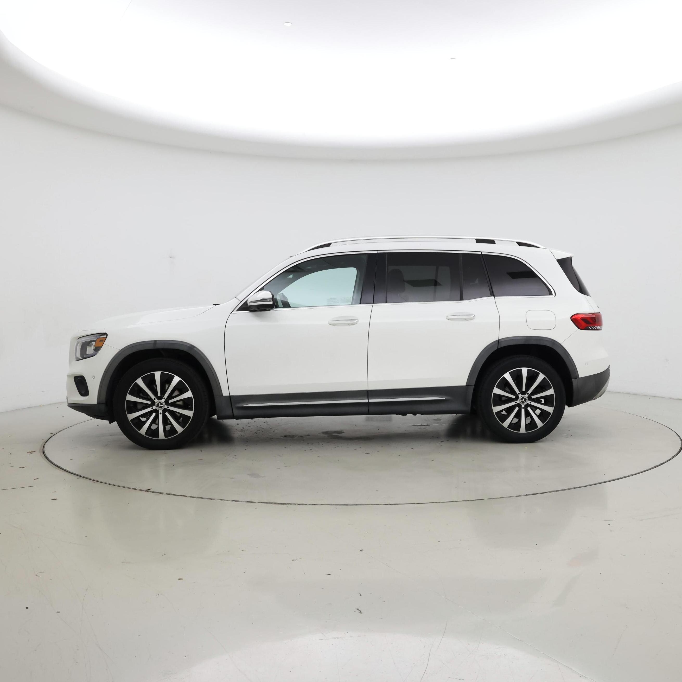 Thumbnail: 2021 Mercedes-Benz GLB - 3