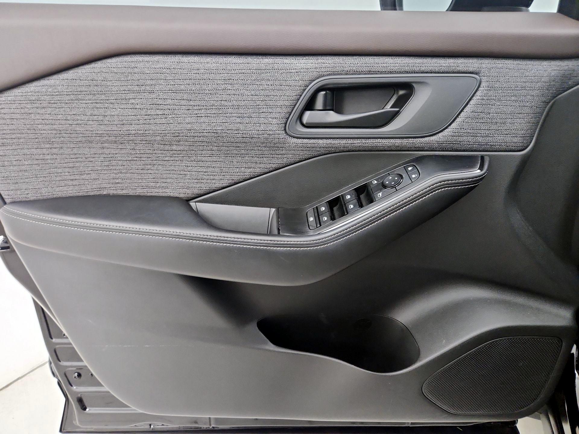 Thumbnail: 2021 Nissan Rogue - 12