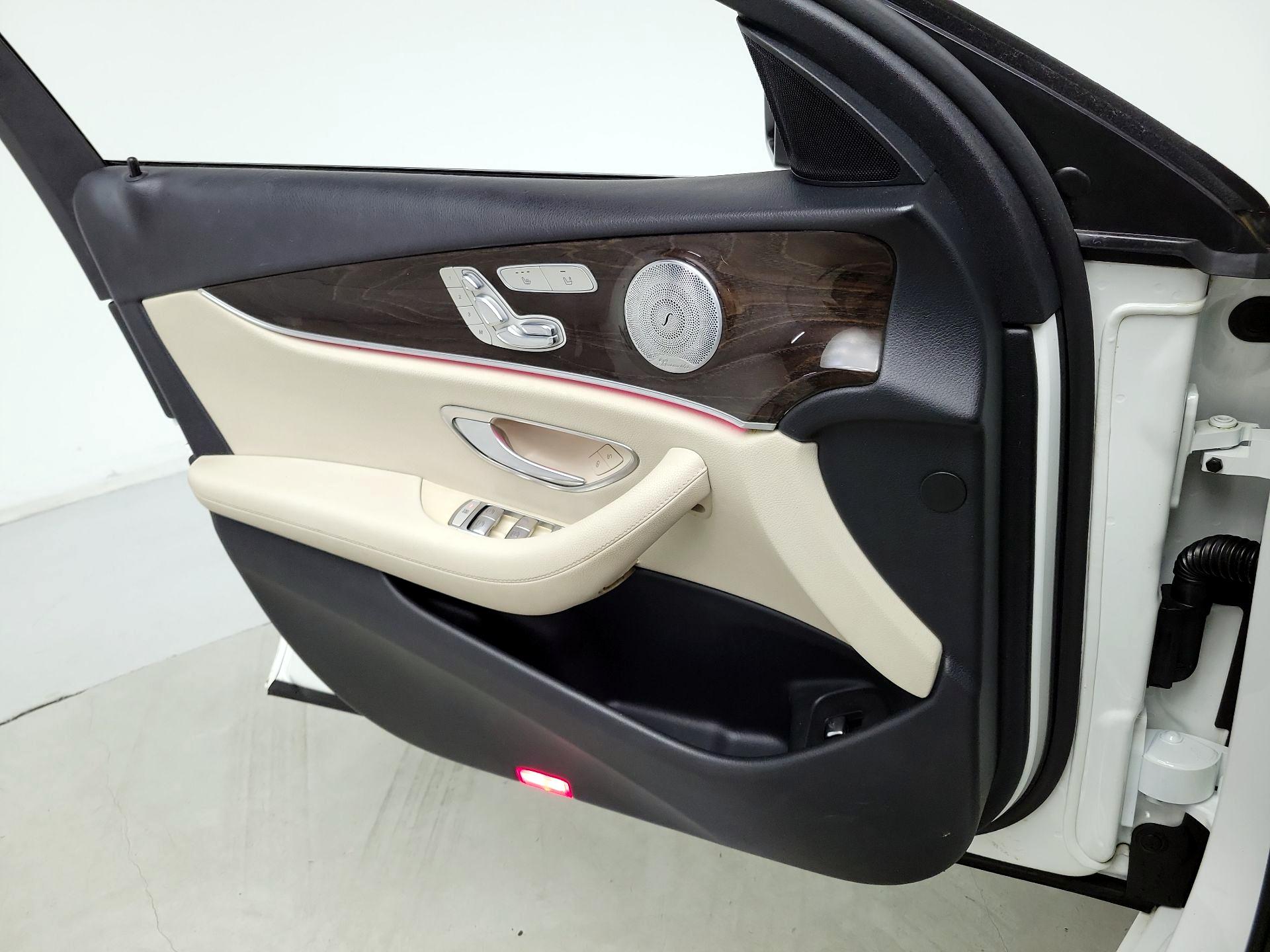 Thumbnail: 2017 Mercedes-Benz E-Class - 12