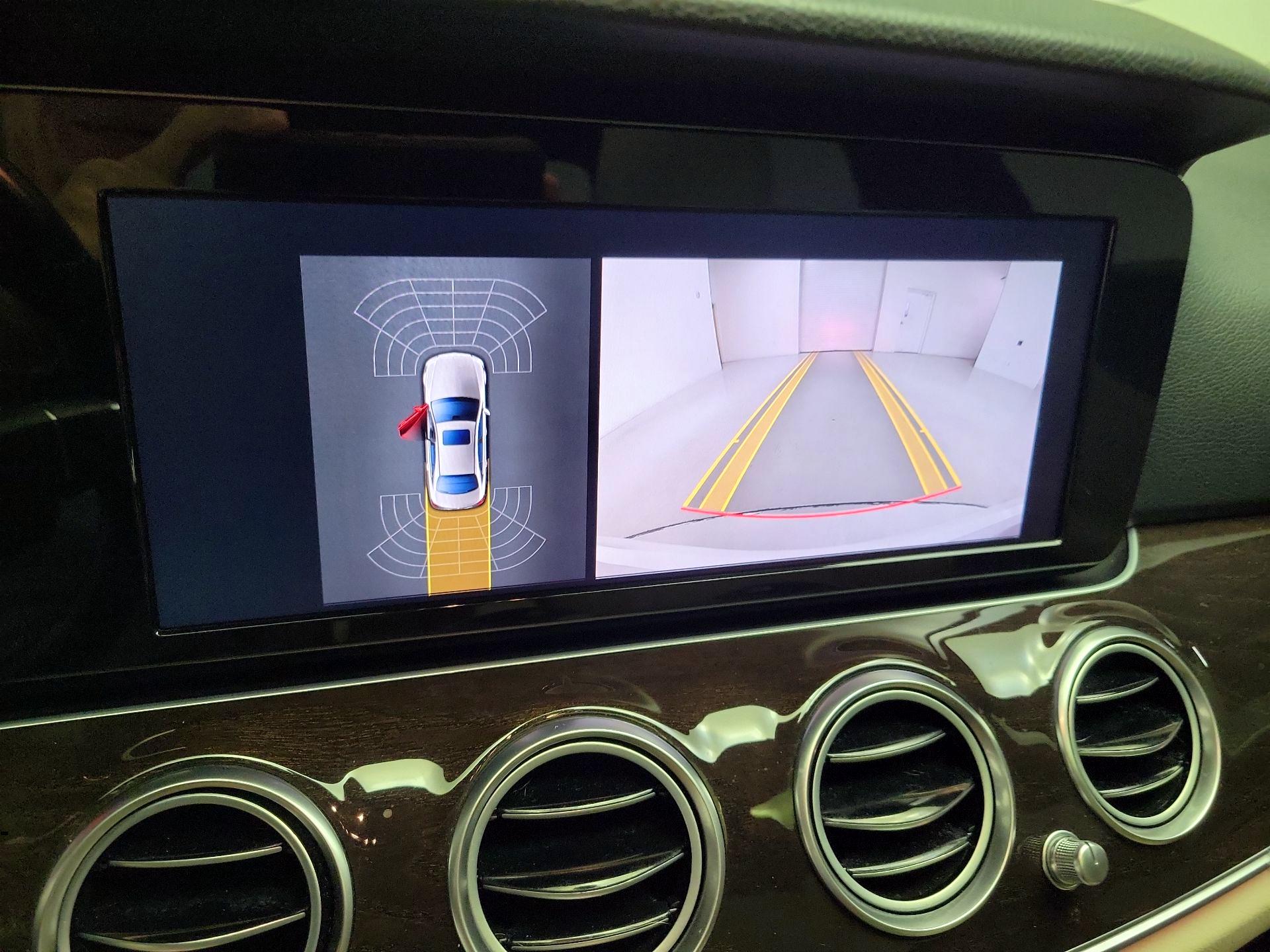 Thumbnail: 2017 Mercedes-Benz E-Class - 15