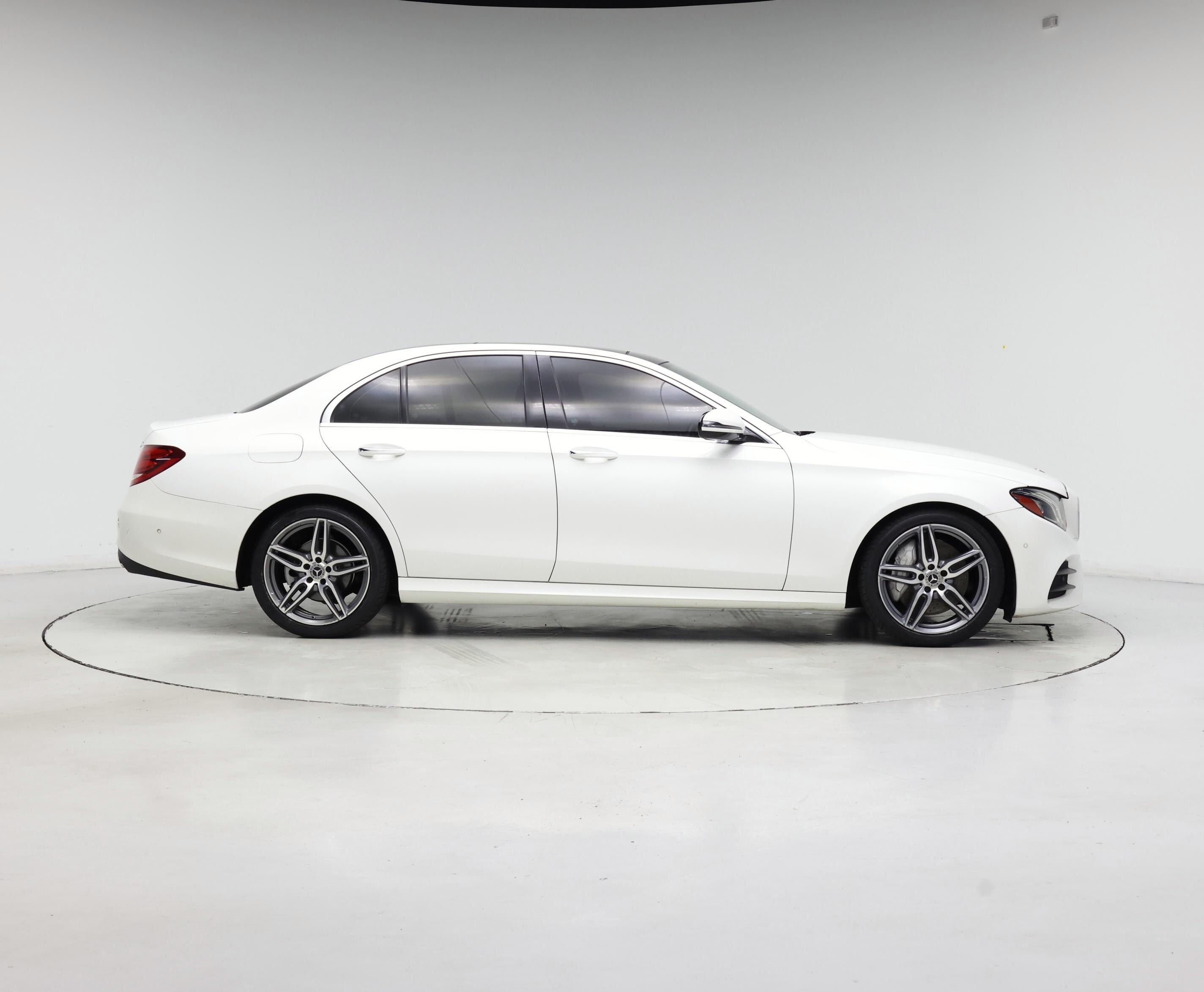 Thumbnail: 2017 Mercedes-Benz E-Class - 7