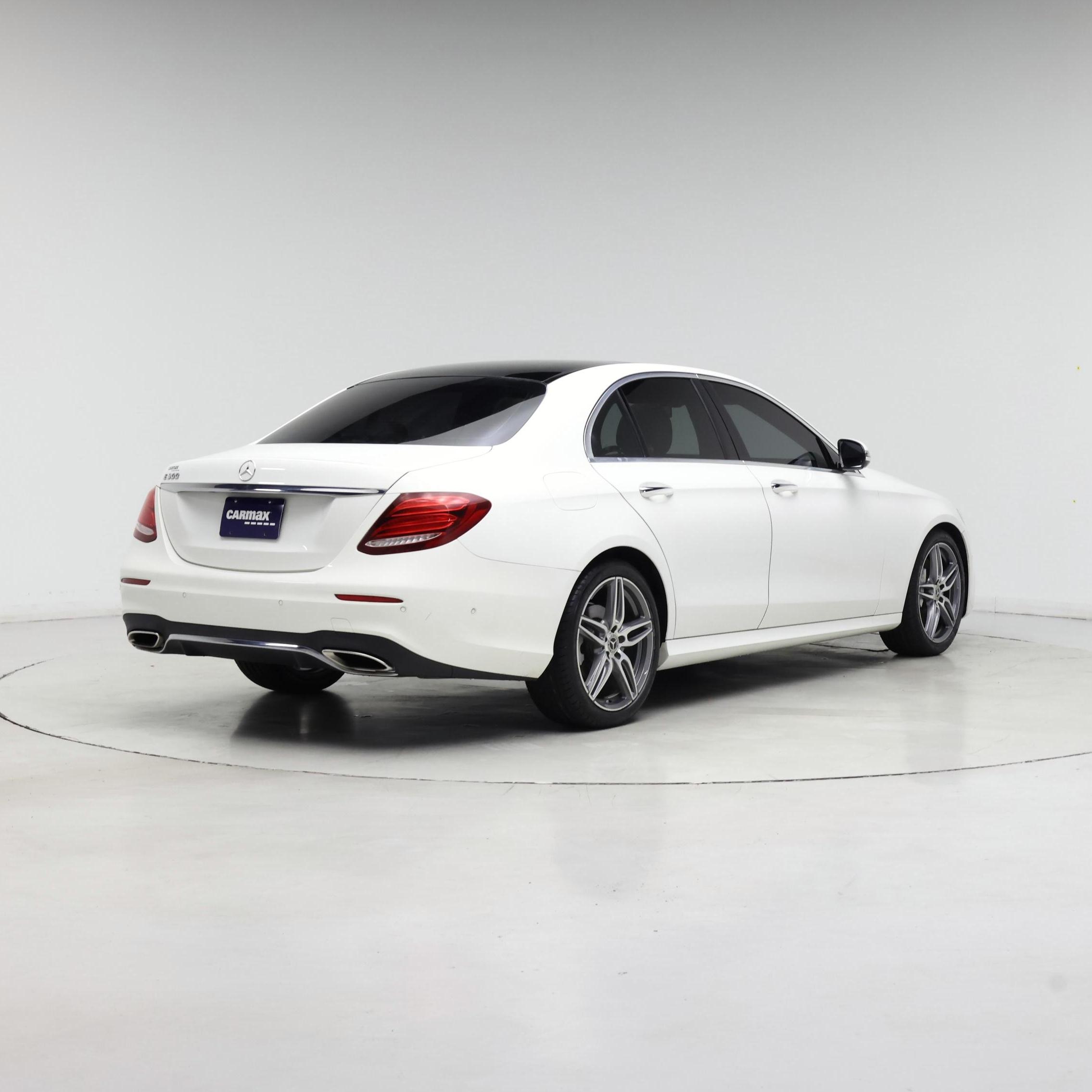 Thumbnail: 2017 Mercedes-Benz E-Class - 8