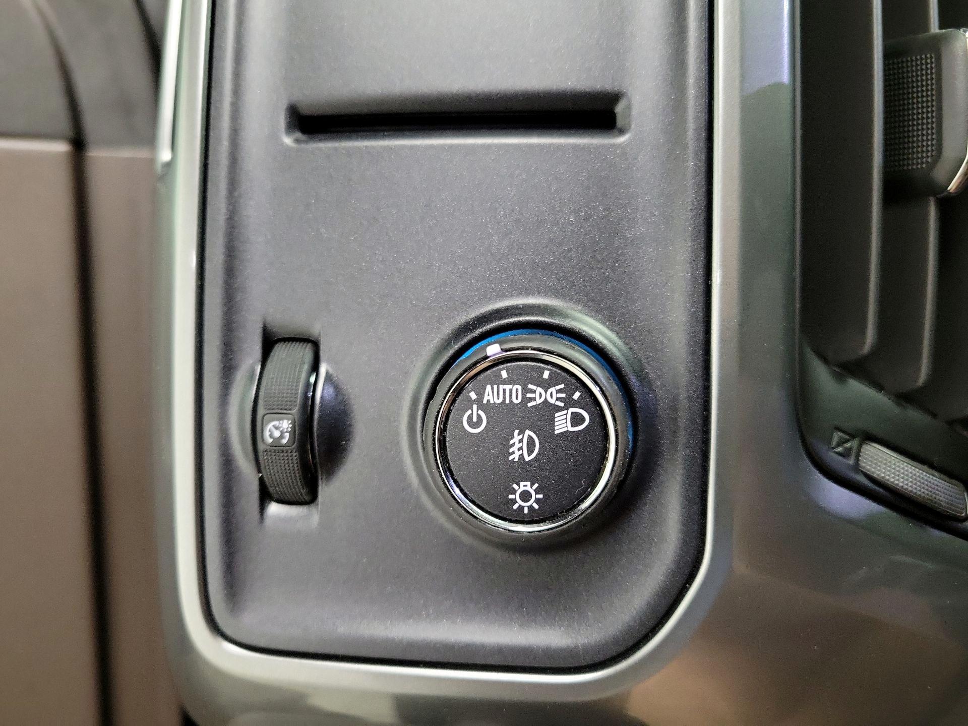 Thumbnail: 2014 Chevrolet Silverado 1500 - 13