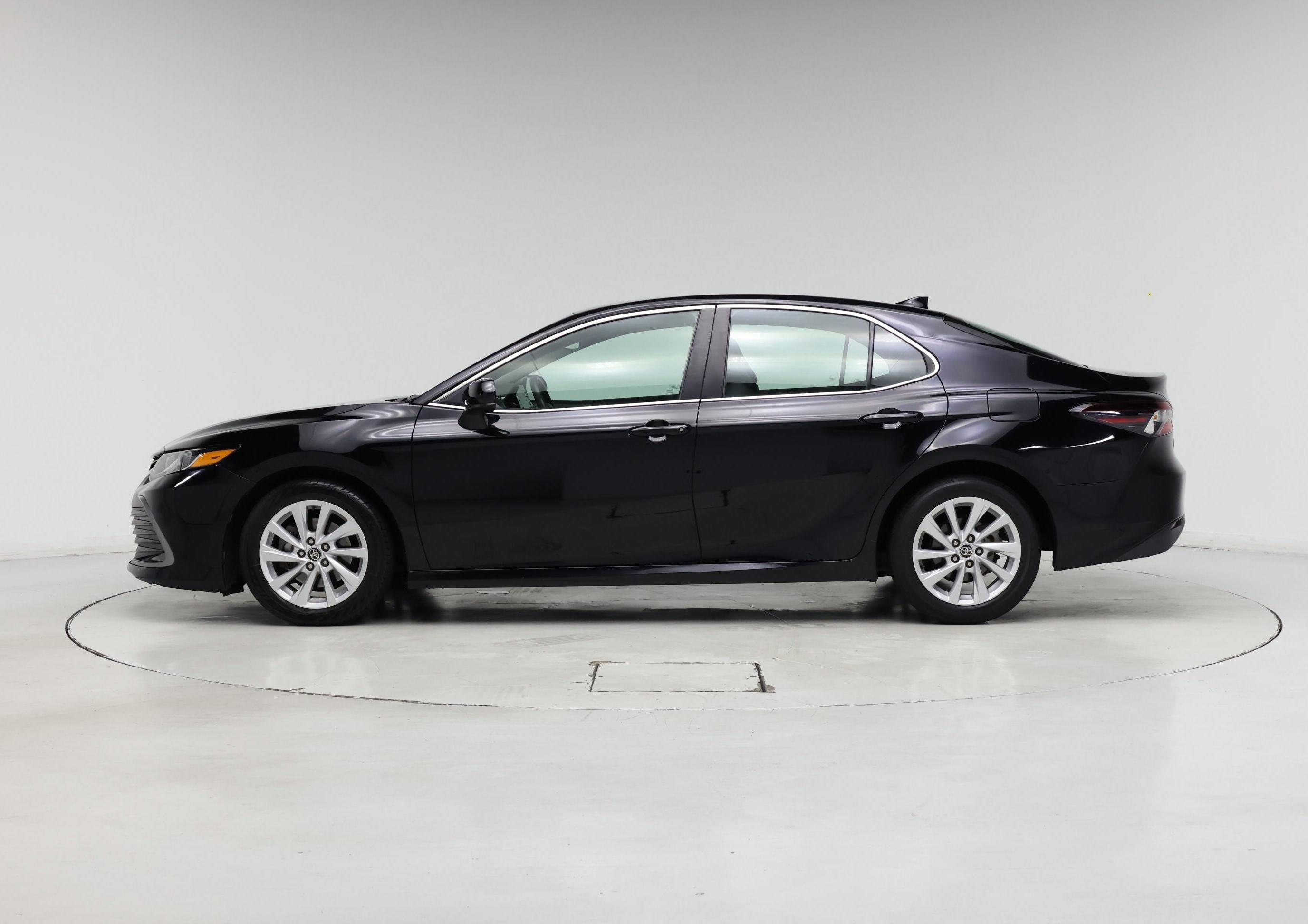 Thumbnail: 2022 Toyota Camry - 3