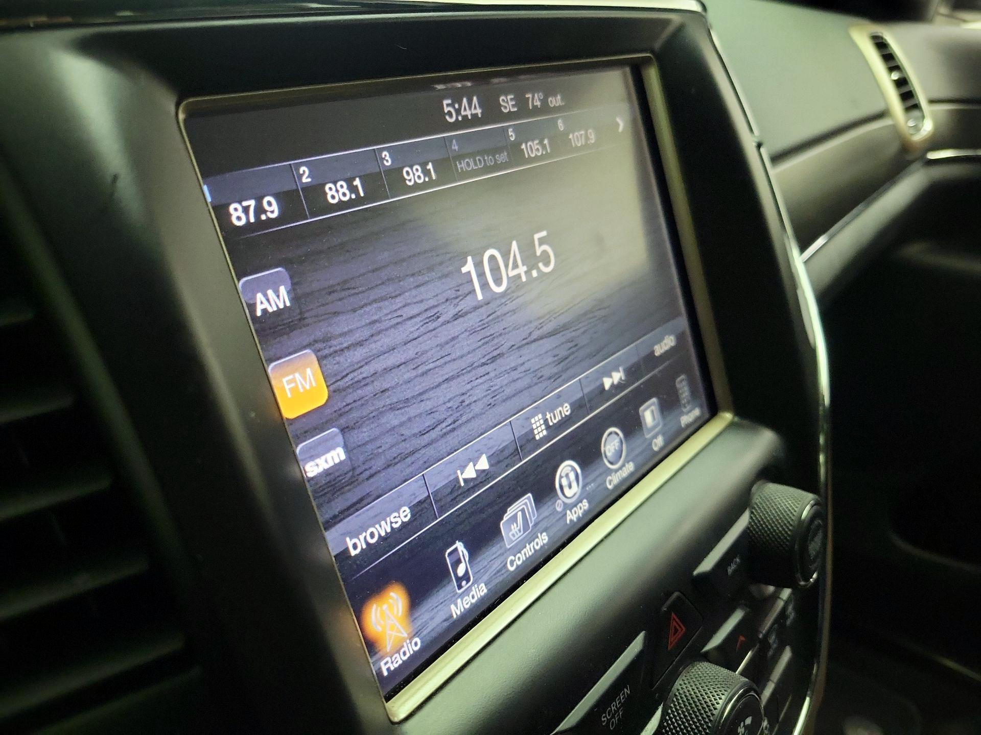 Thumbnail: 2016 Jeep Grand Cherokee - 15
