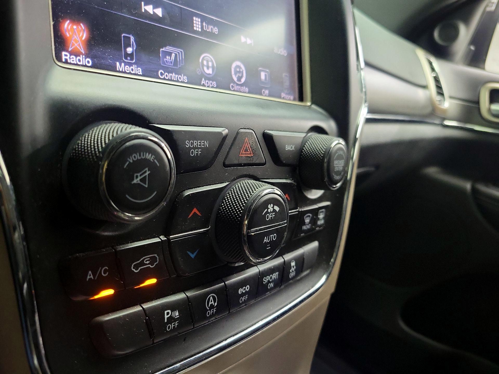 Thumbnail: 2016 Jeep Grand Cherokee - 16