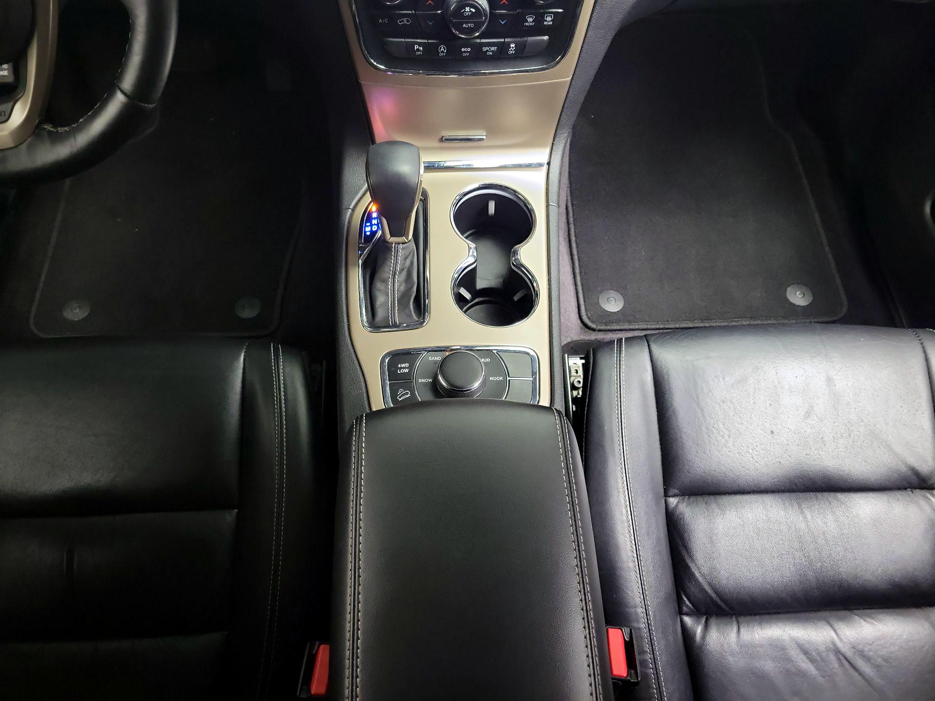 Thumbnail: 2016 Jeep Grand Cherokee - 17
