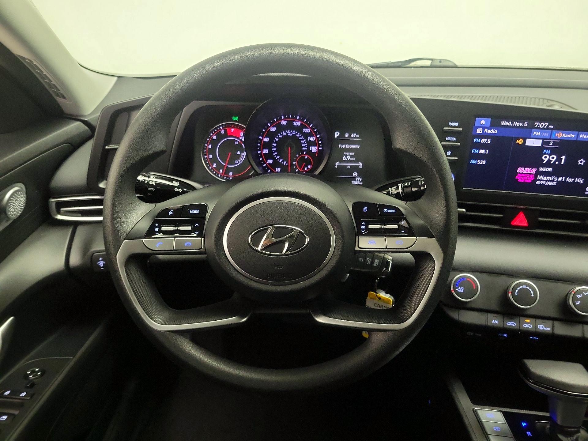 Thumbnail: 2022 Hyundai Elantra - 10