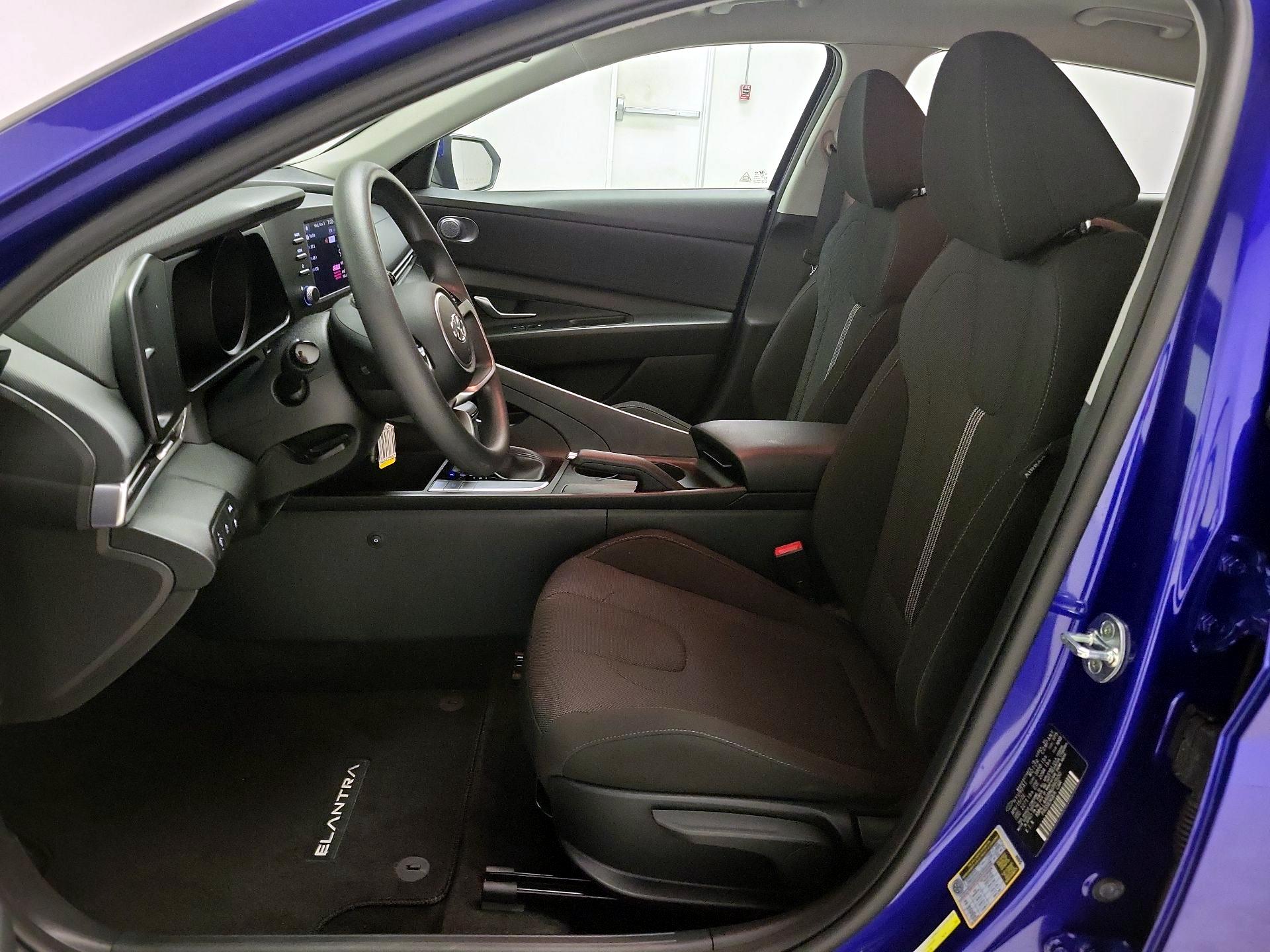 Thumbnail: 2022 Hyundai Elantra - 11