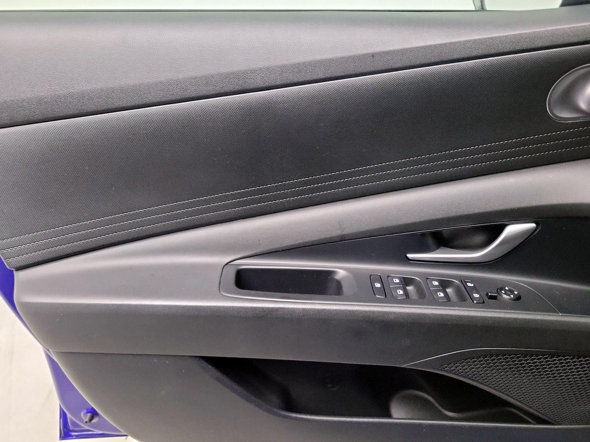 Thumbnail: 2022 Hyundai Elantra - 12