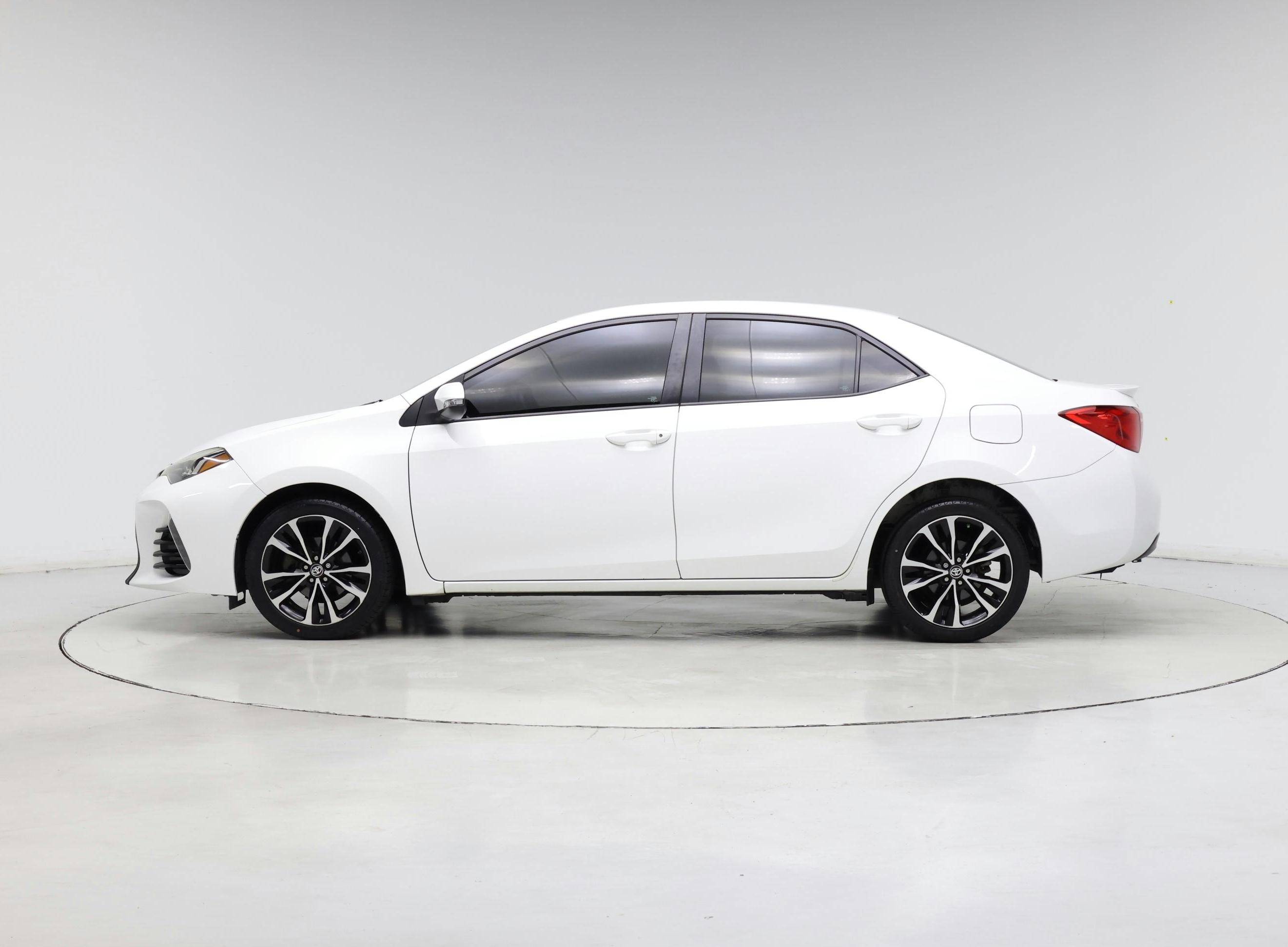 Thumbnail: 2017 Toyota Corolla - 3