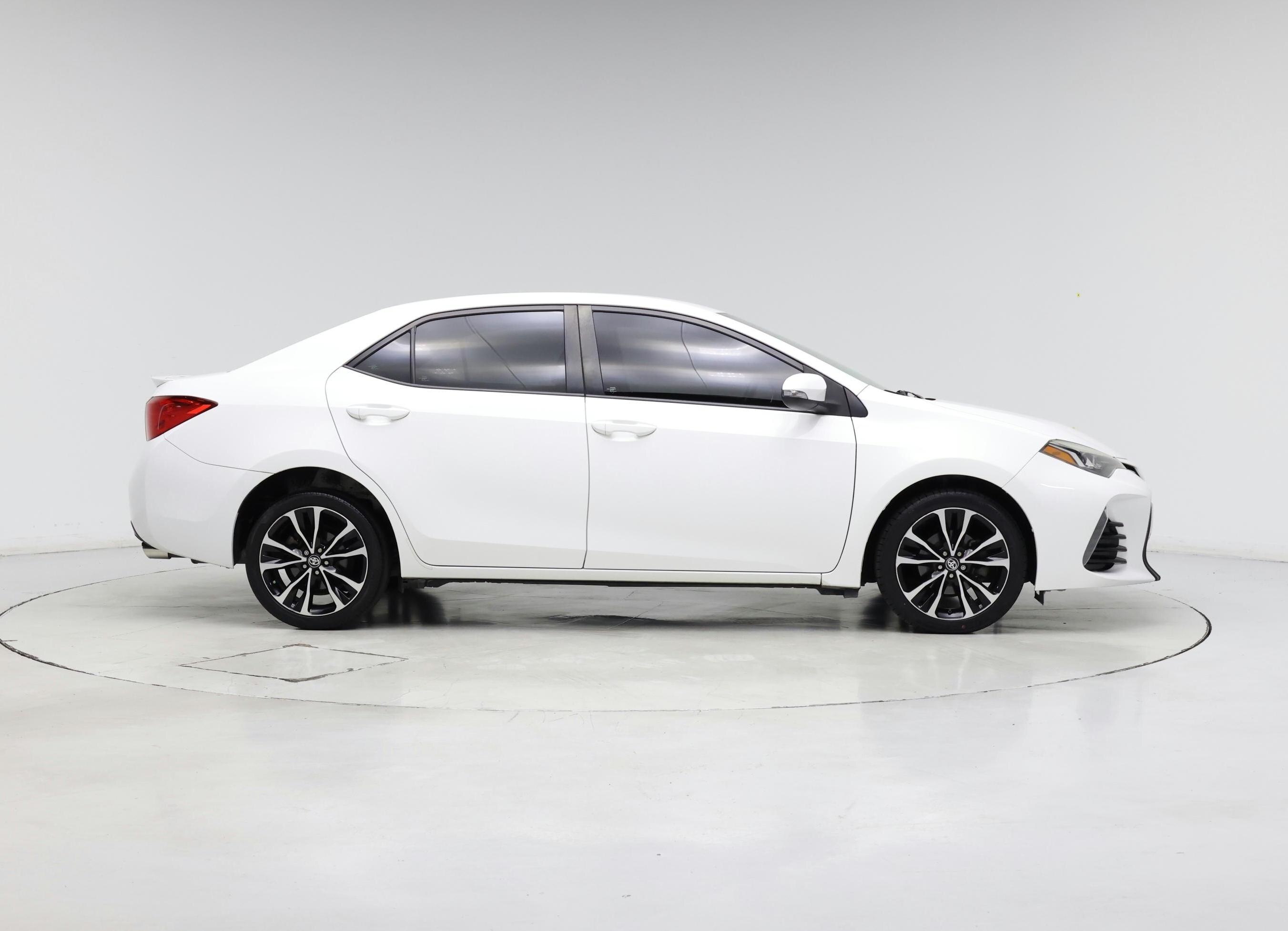 Thumbnail: 2017 Toyota Corolla - 7