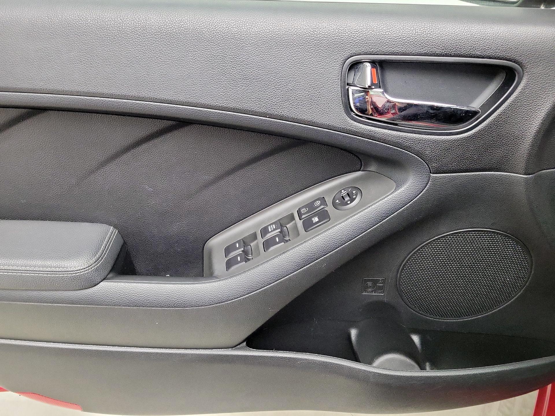 Thumbnail: 2017 Kia Forte - 12