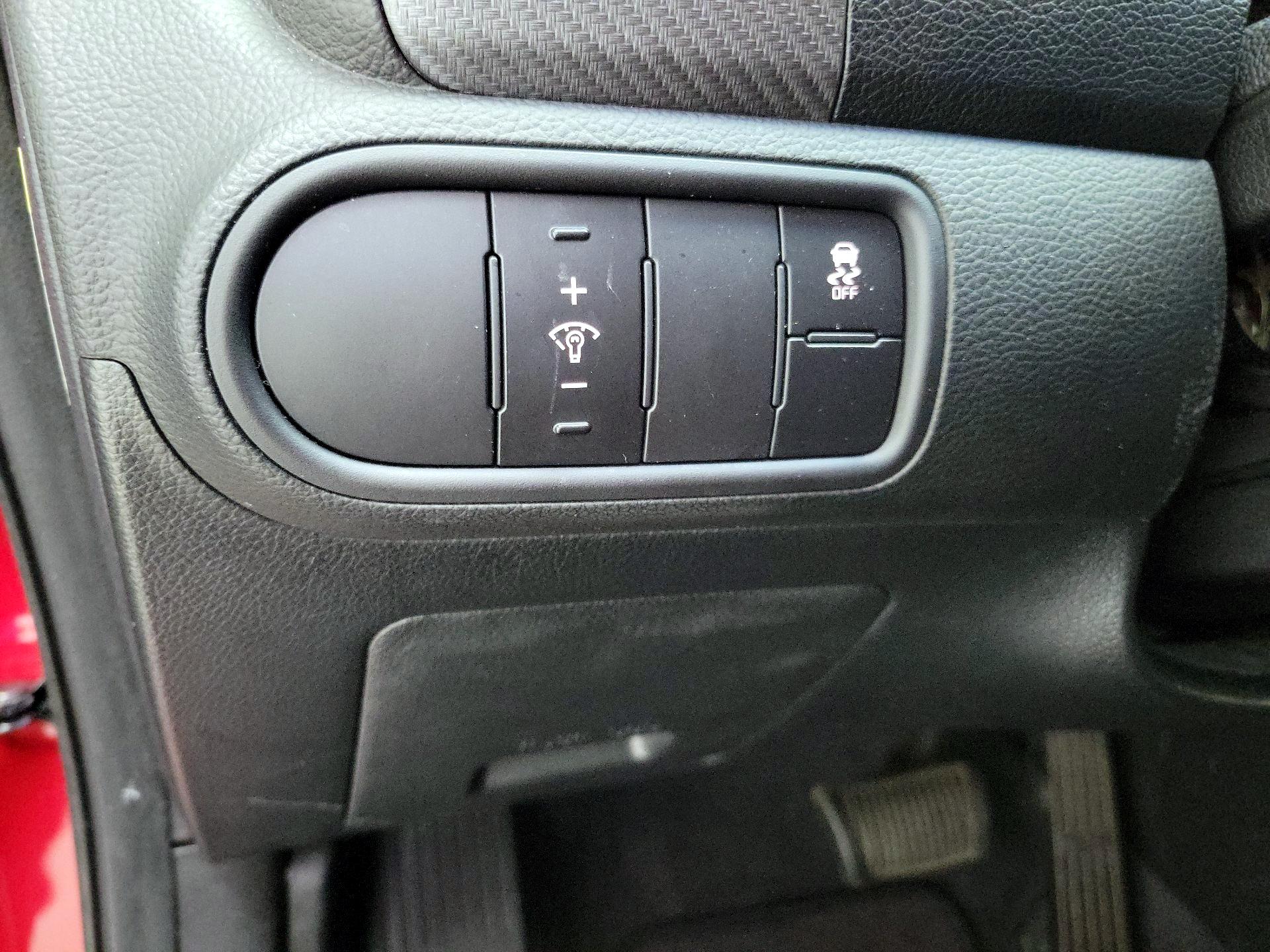 Thumbnail: 2017 Kia Forte - 13