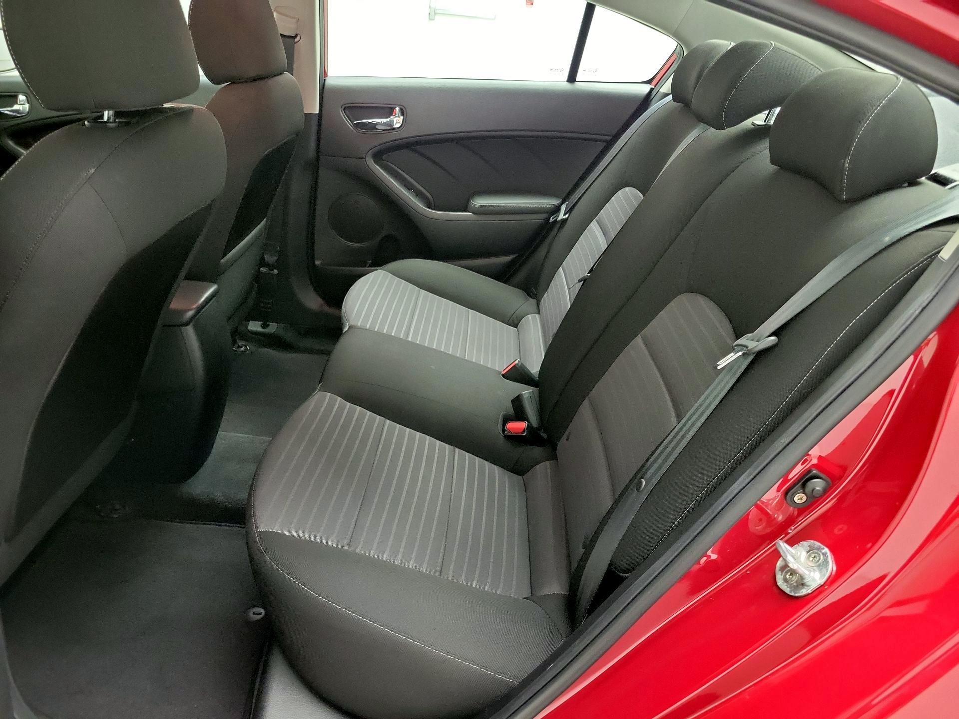 Thumbnail: 2017 Kia Forte - 19