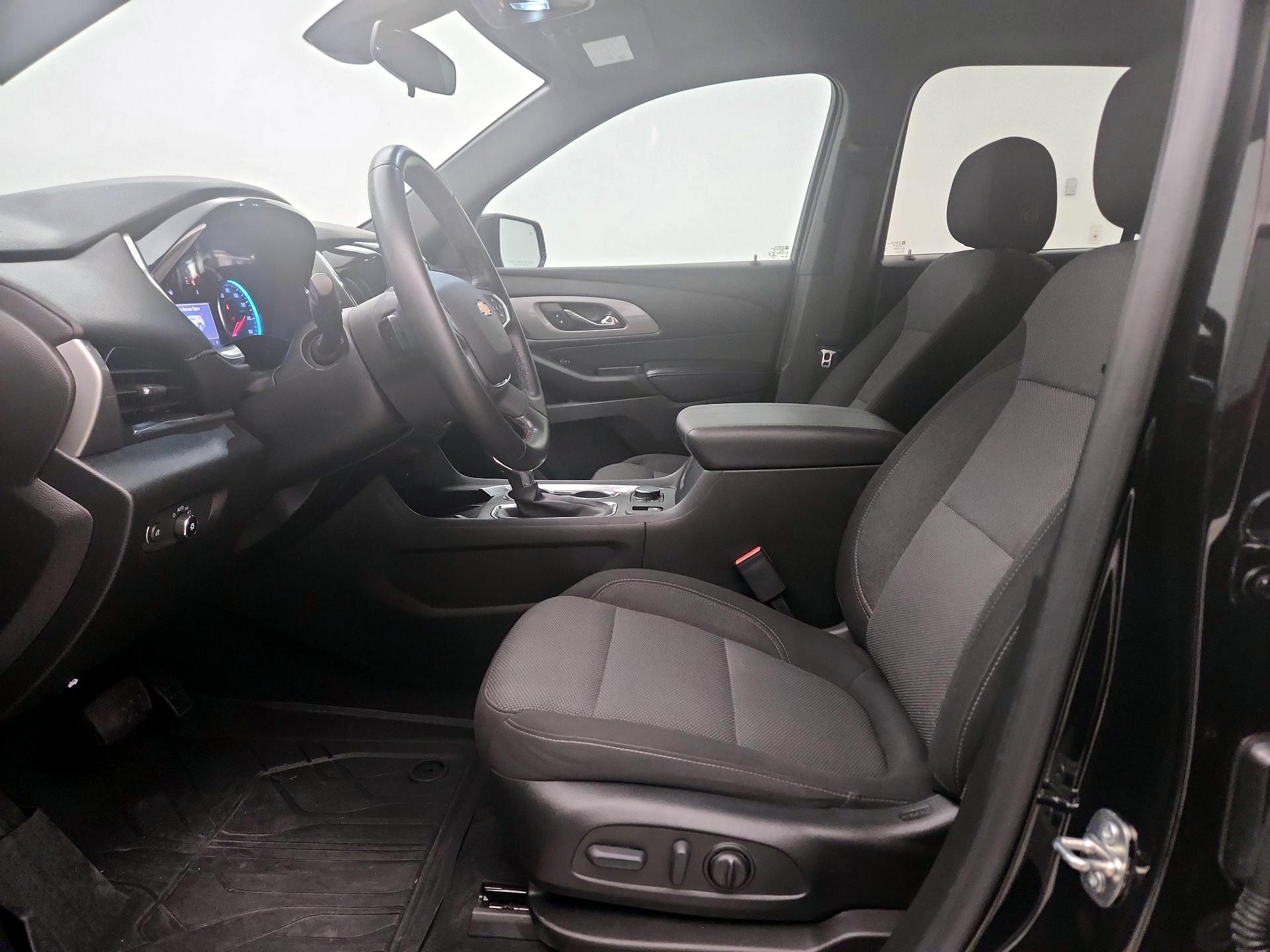 Thumbnail: 2023 Chevrolet Traverse - 11