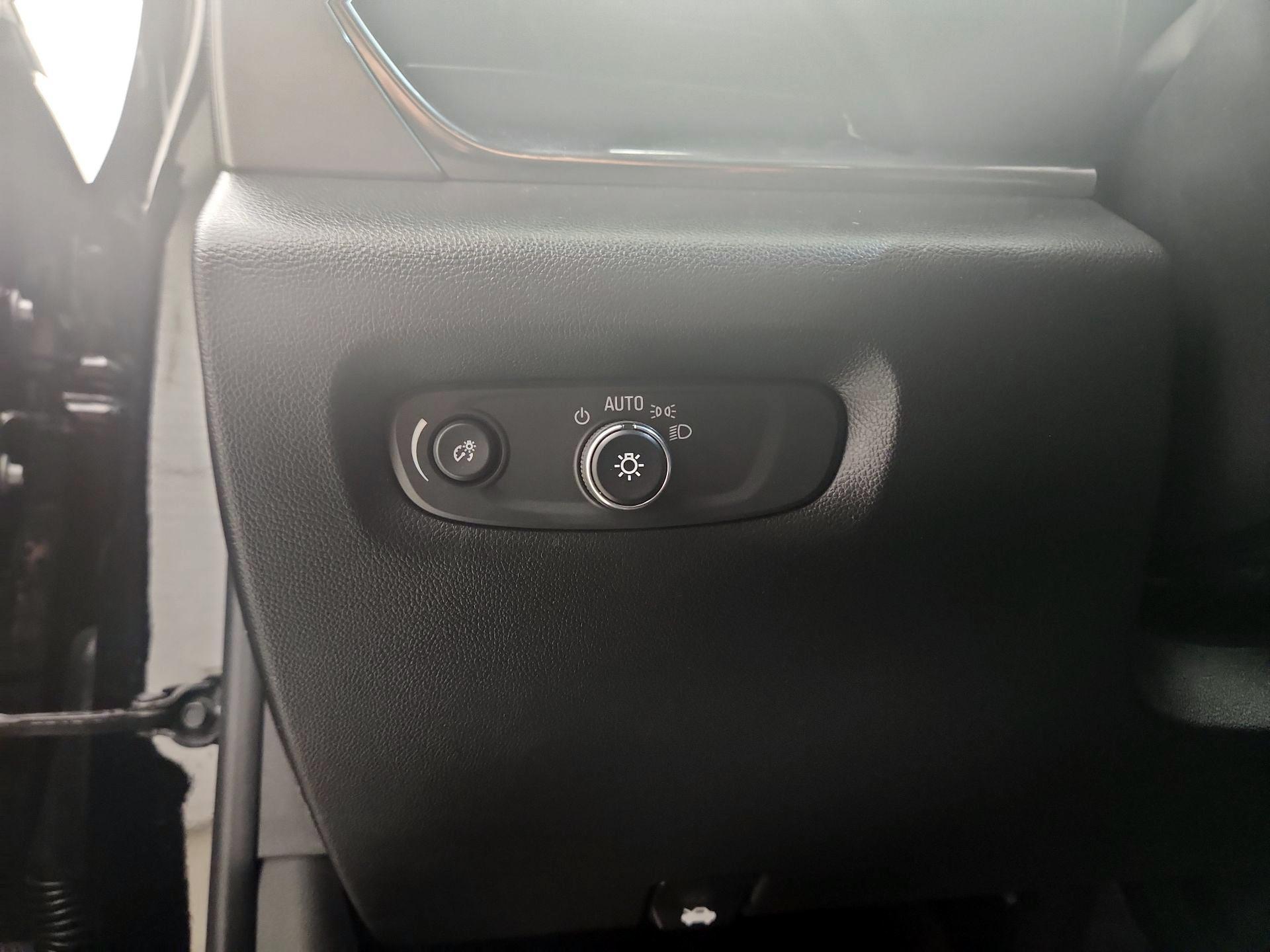 Thumbnail: 2023 Chevrolet Traverse - 13