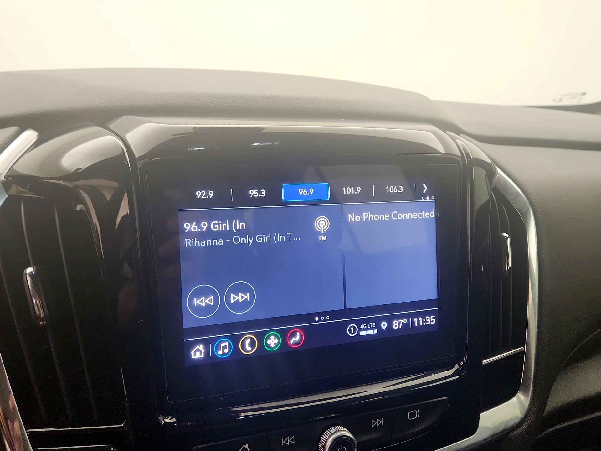 Thumbnail: 2023 Chevrolet Traverse - 15