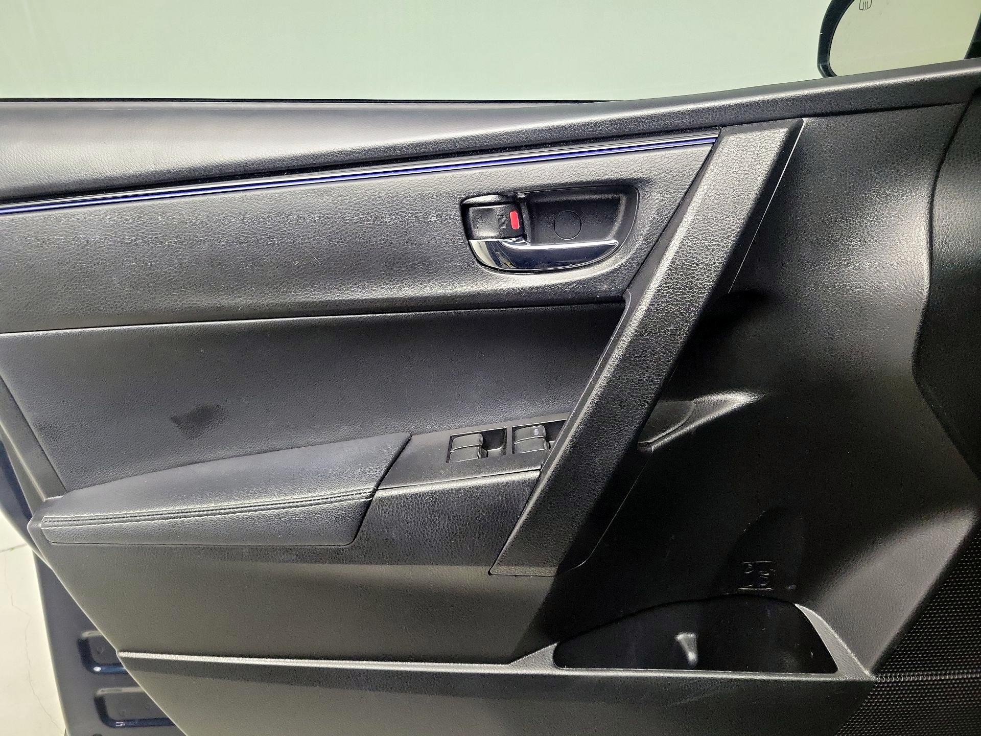 Thumbnail: 2019 Toyota Corolla - 12