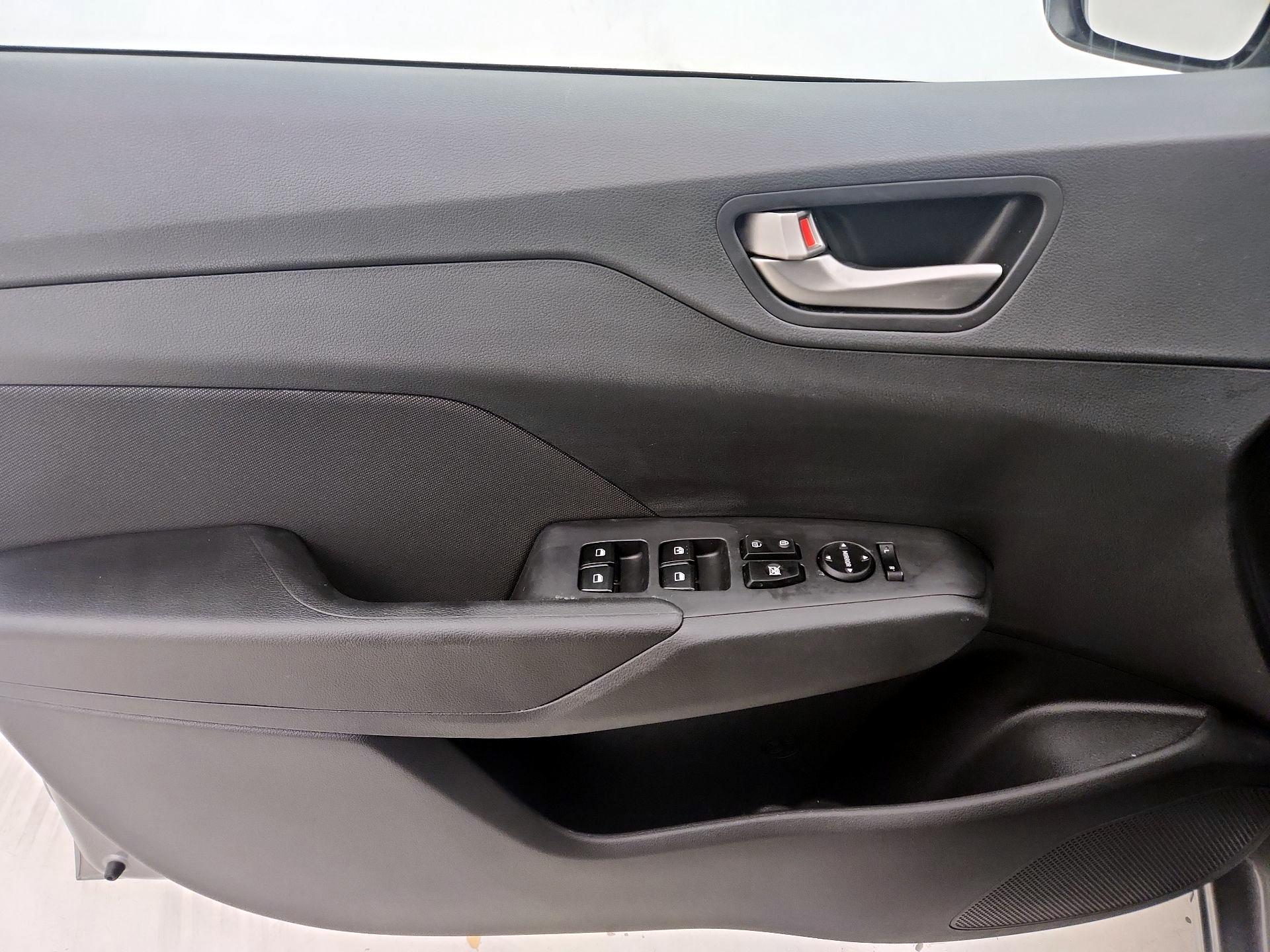 Thumbnail: 2022 Hyundai Accent - 12