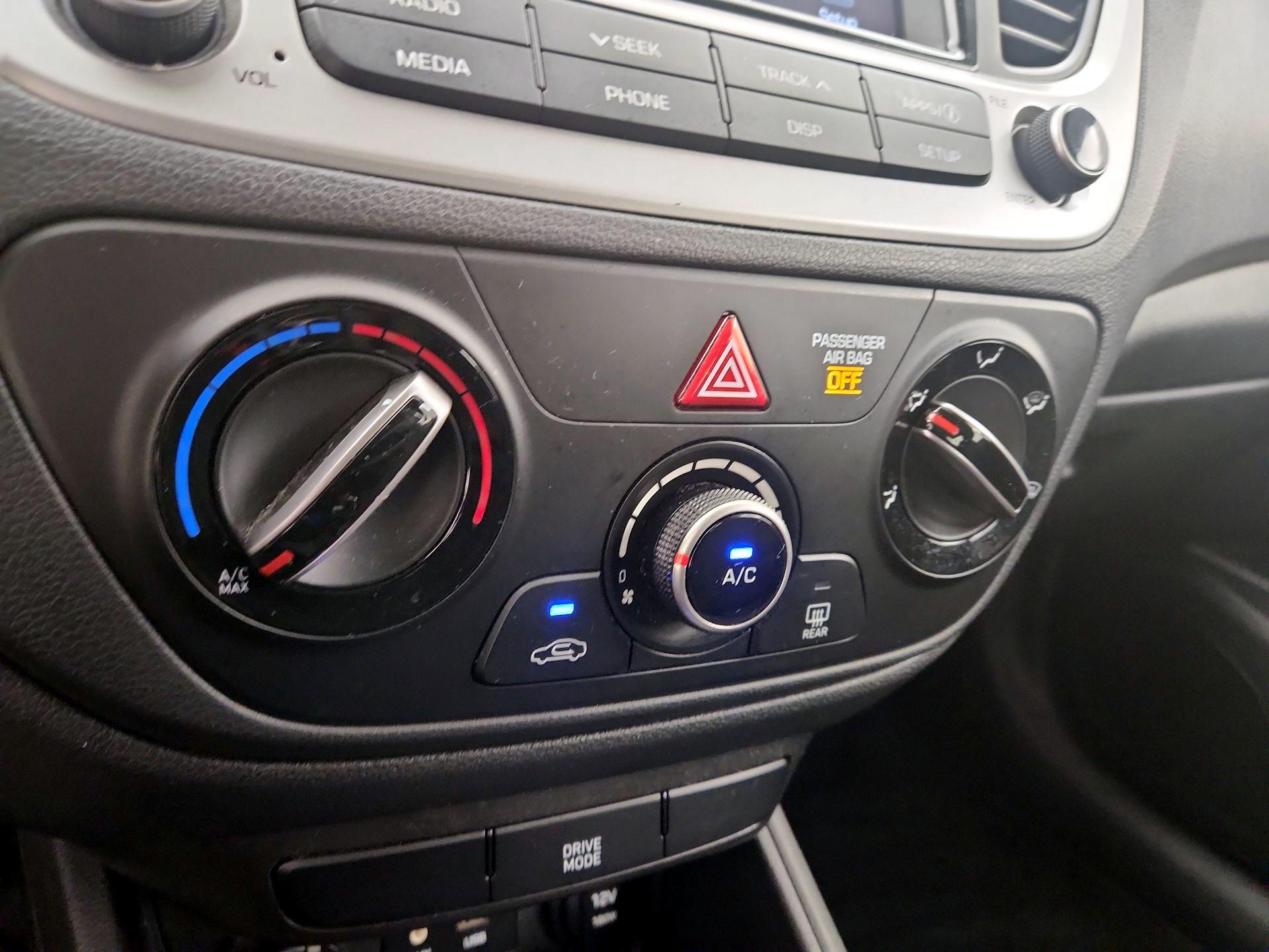 Thumbnail: 2022 Hyundai Accent - 16