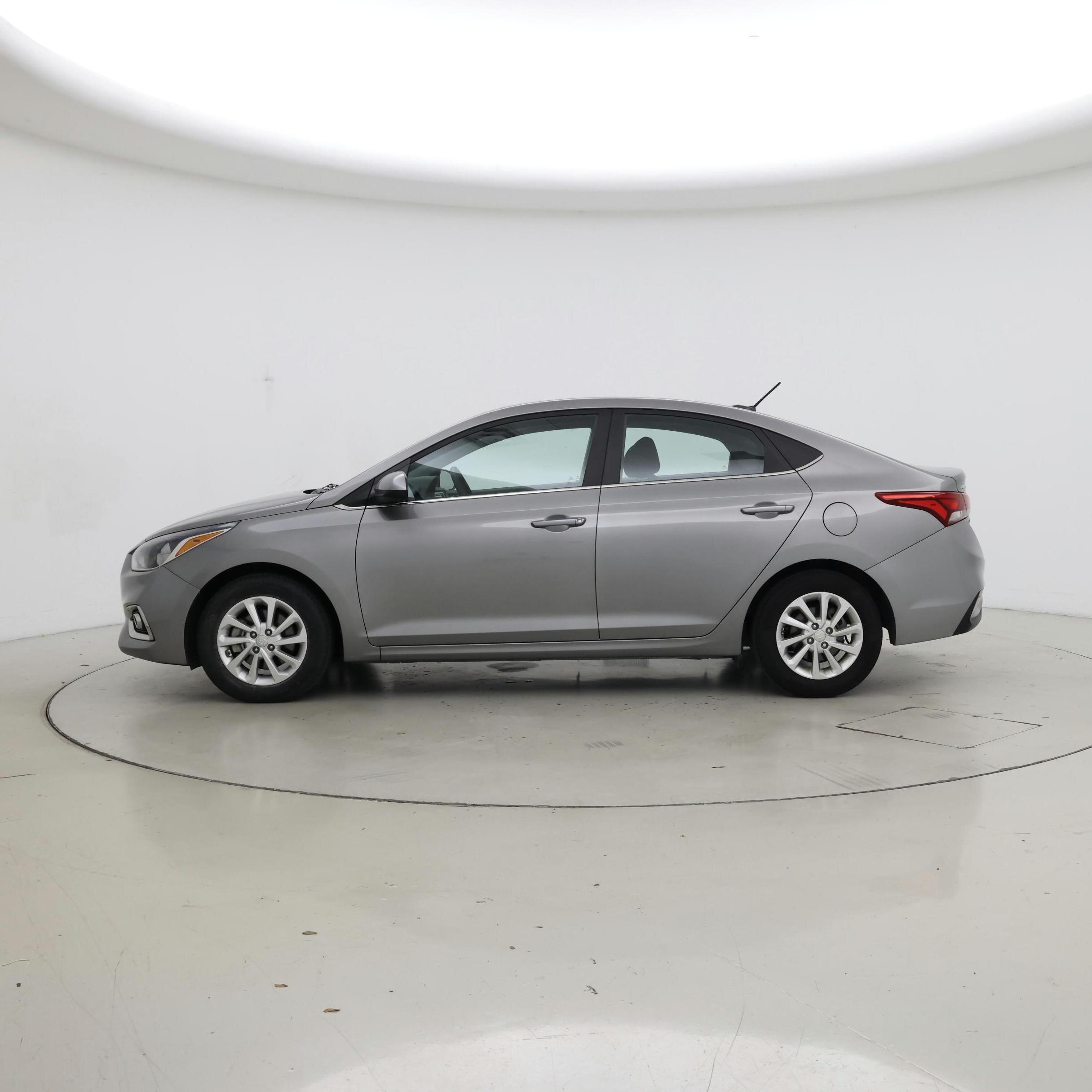 Thumbnail: 2022 Hyundai Accent - 3