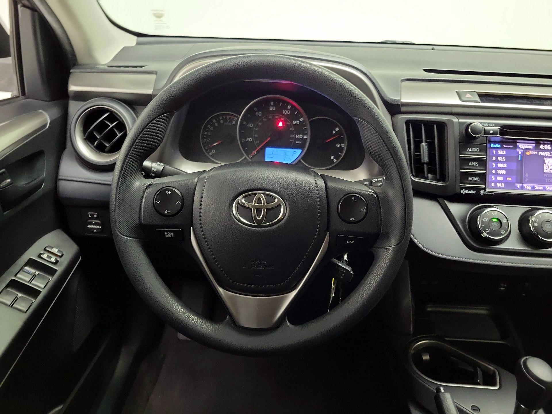 Thumbnail: 2016 Toyota RAV4 - 10