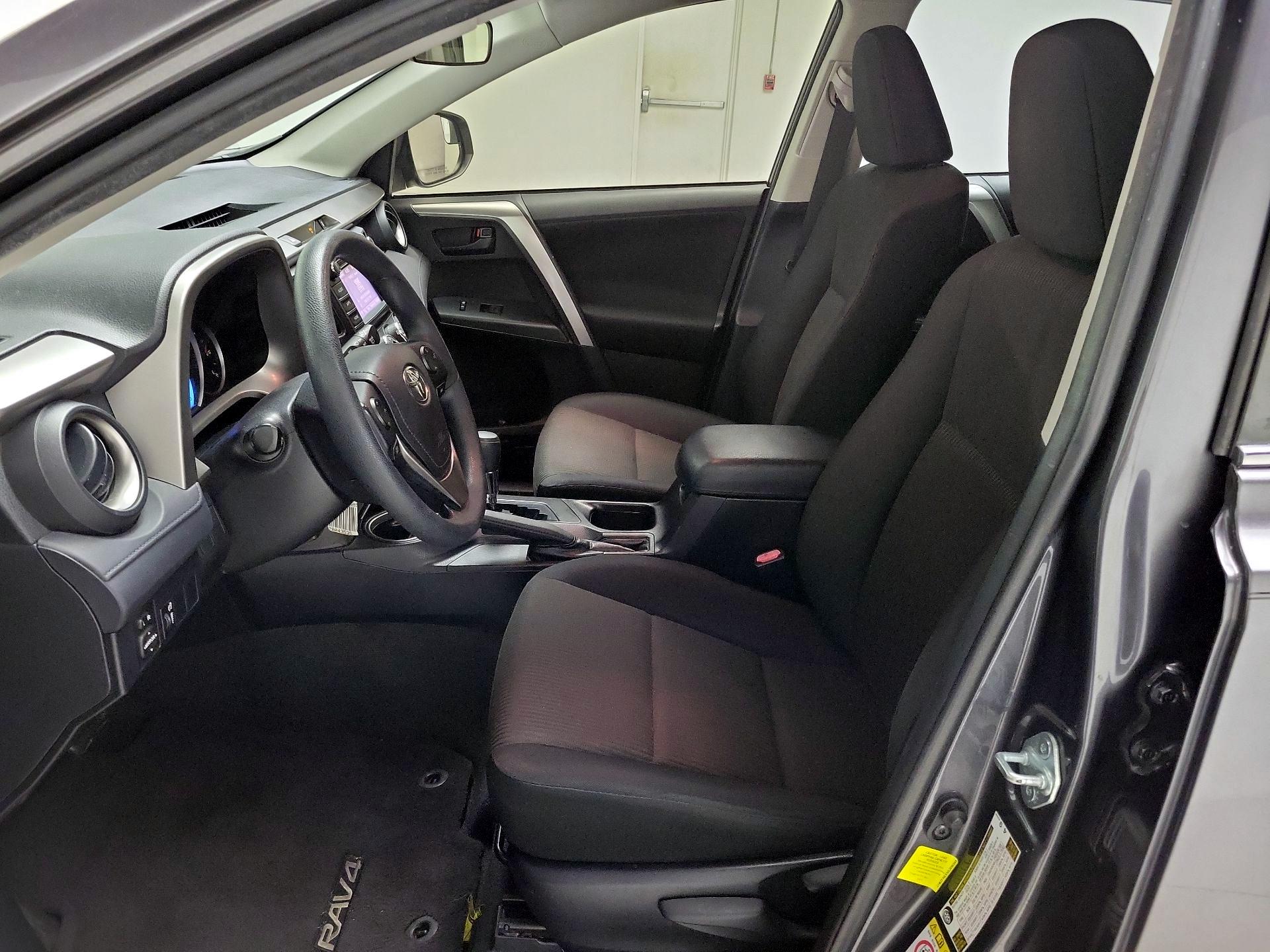 Thumbnail: 2016 Toyota RAV4 - 11