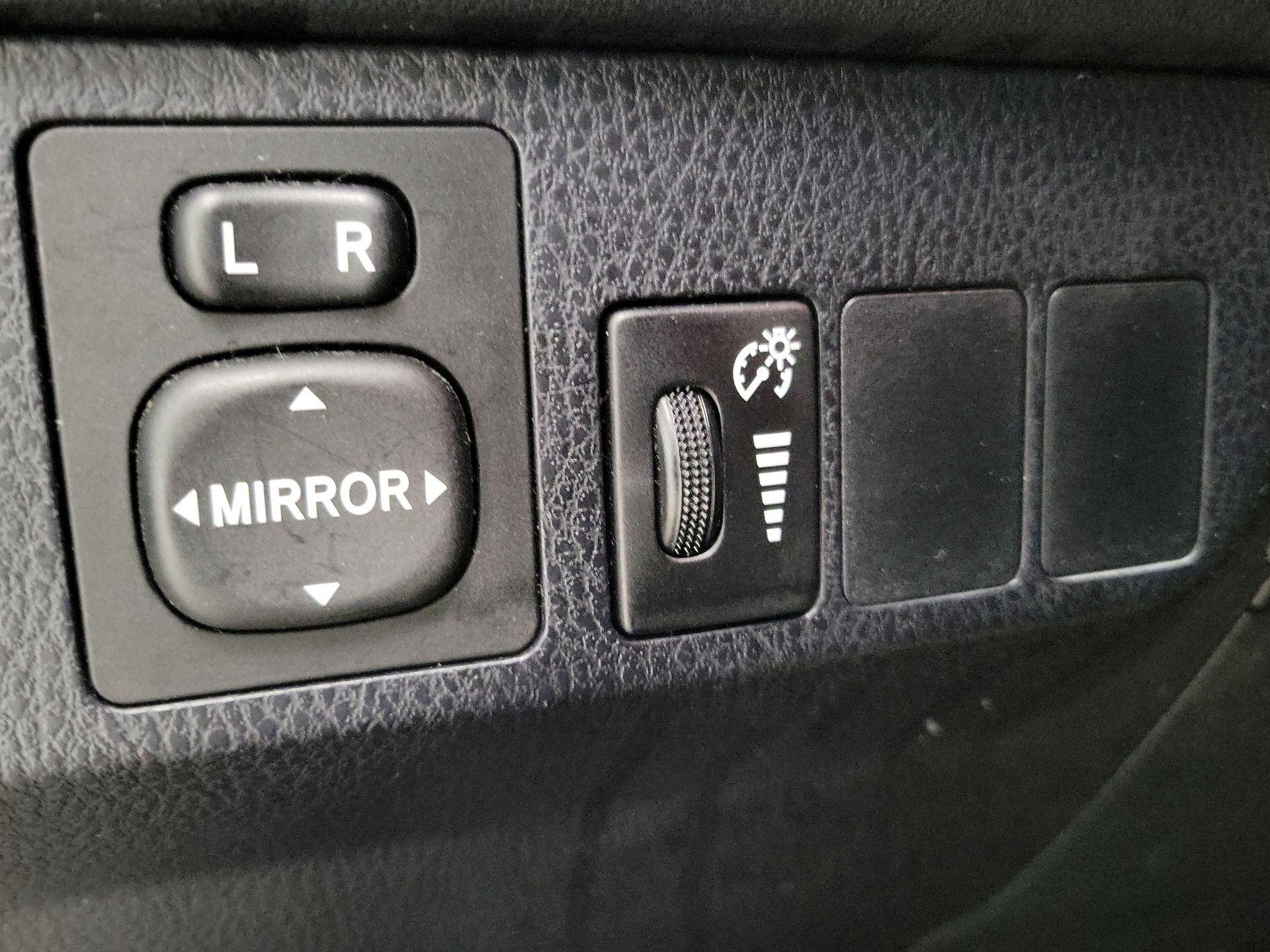 Thumbnail: 2016 Toyota RAV4 - 13