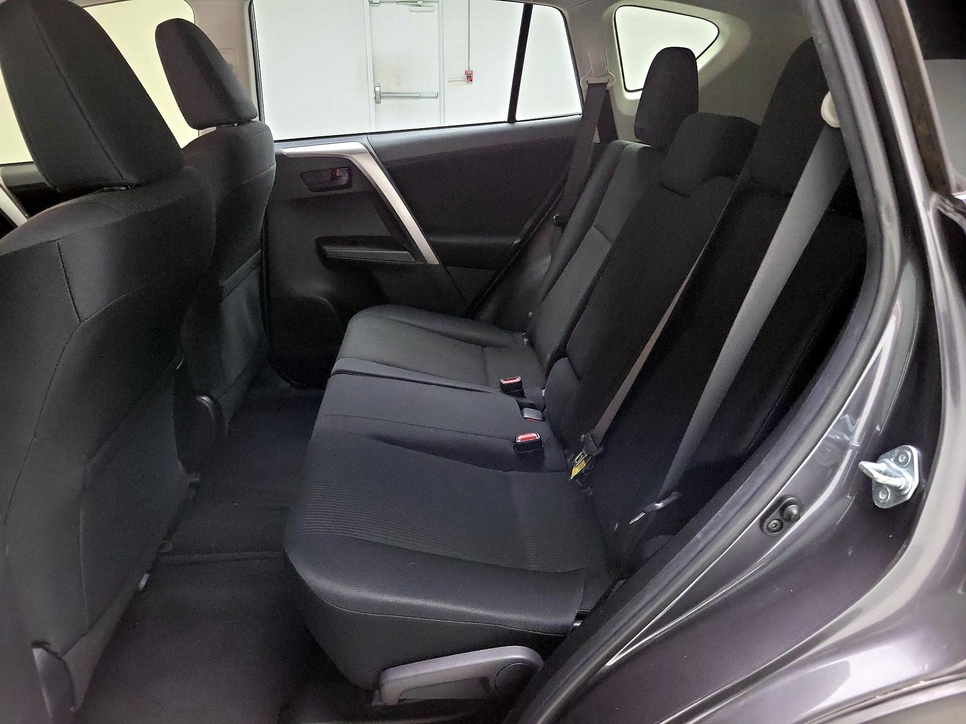 Thumbnail: 2016 Toyota RAV4 - 19