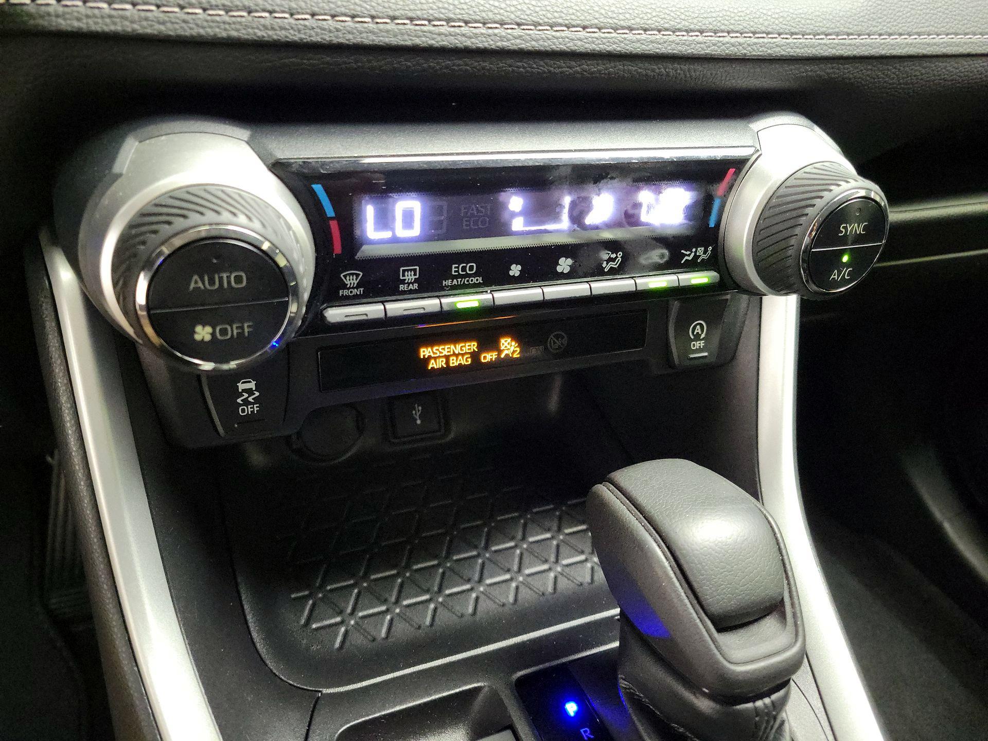 Thumbnail: 2021 Toyota RAV4 - 16