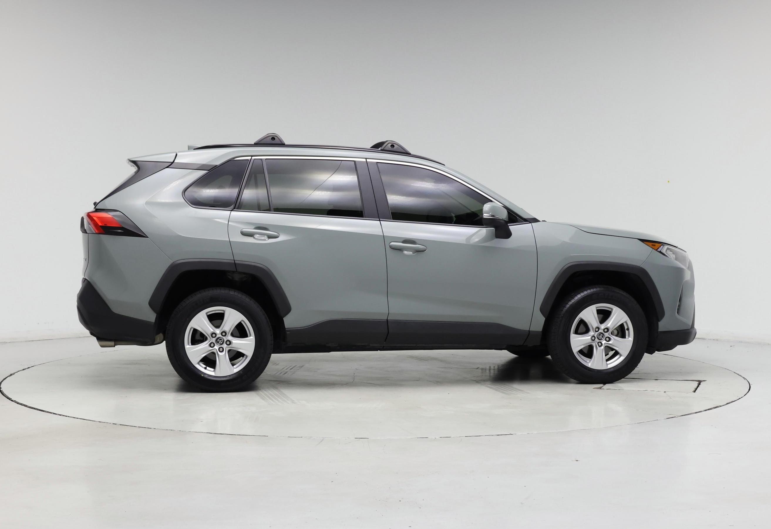 Thumbnail: 2021 Toyota RAV4 - 7