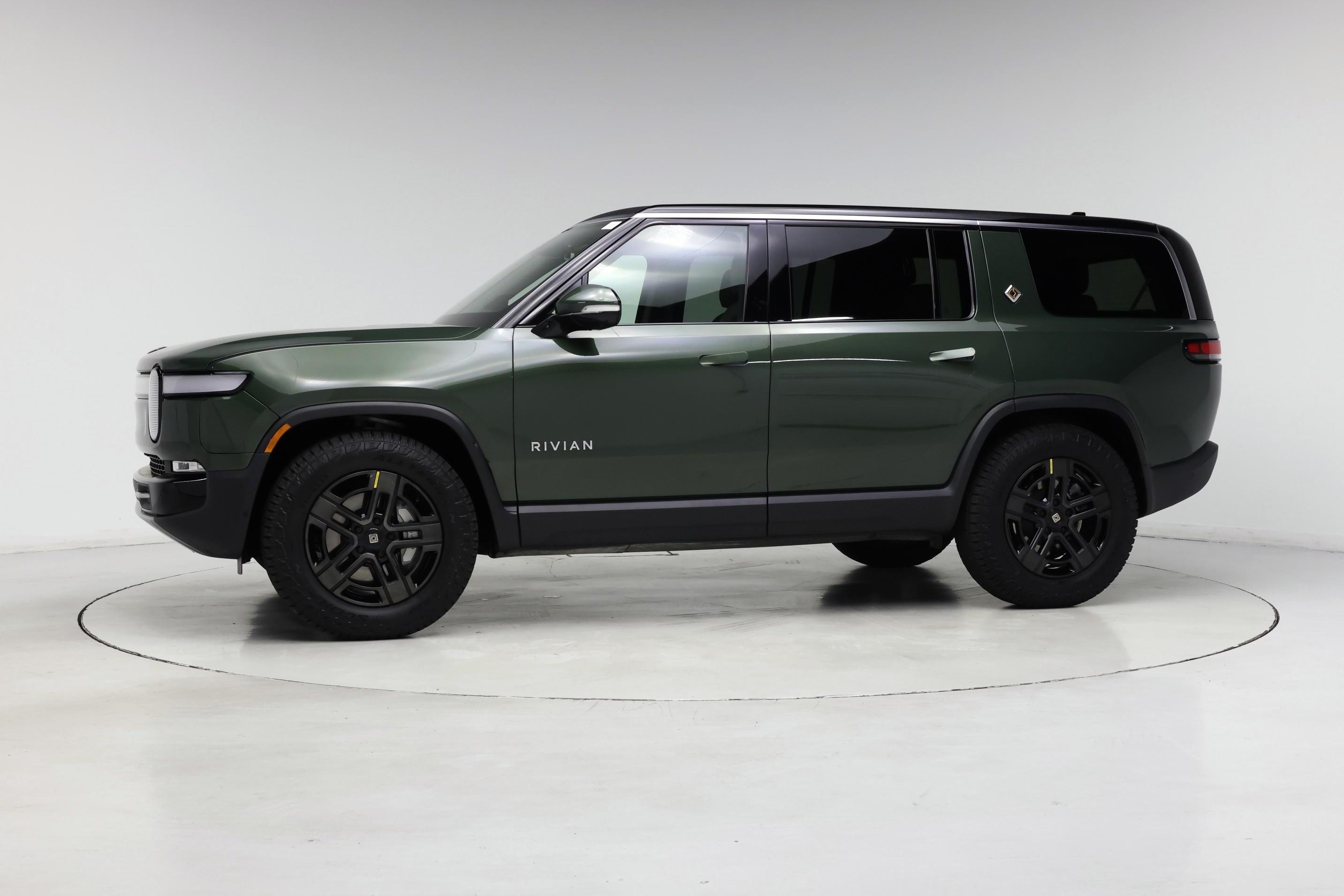 Thumbnail: 2024 Rivian R1S - 3