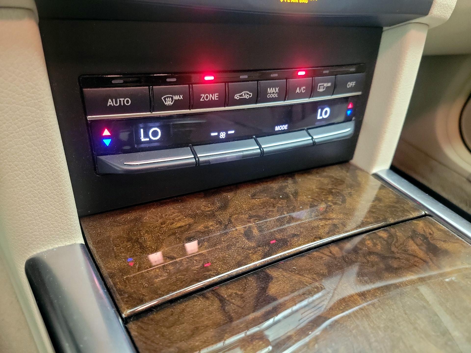 Thumbnail: 2016 Mercedes-Benz E-Class - 15