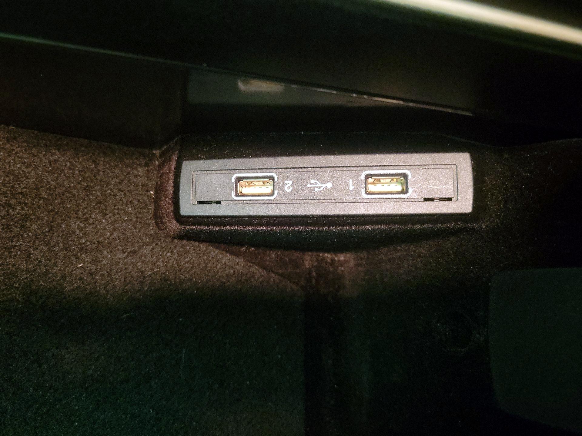 Thumbnail: 2016 Mercedes-Benz E-Class - 17